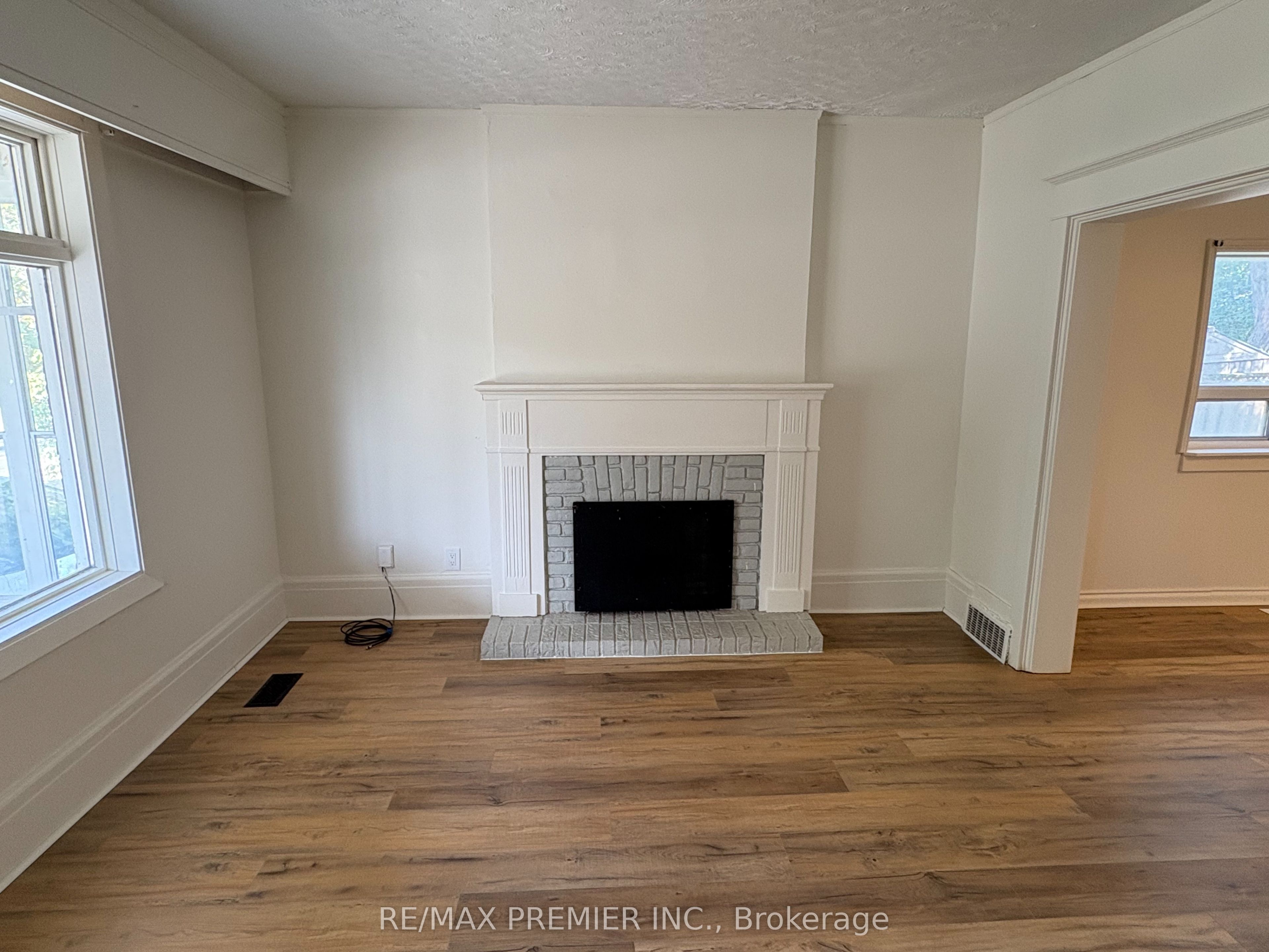 33 Royal York Road, Etobicoke 5