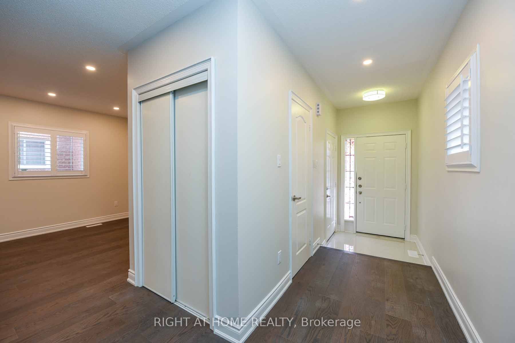 903 Blyleven Boulevard, Mississauga 5