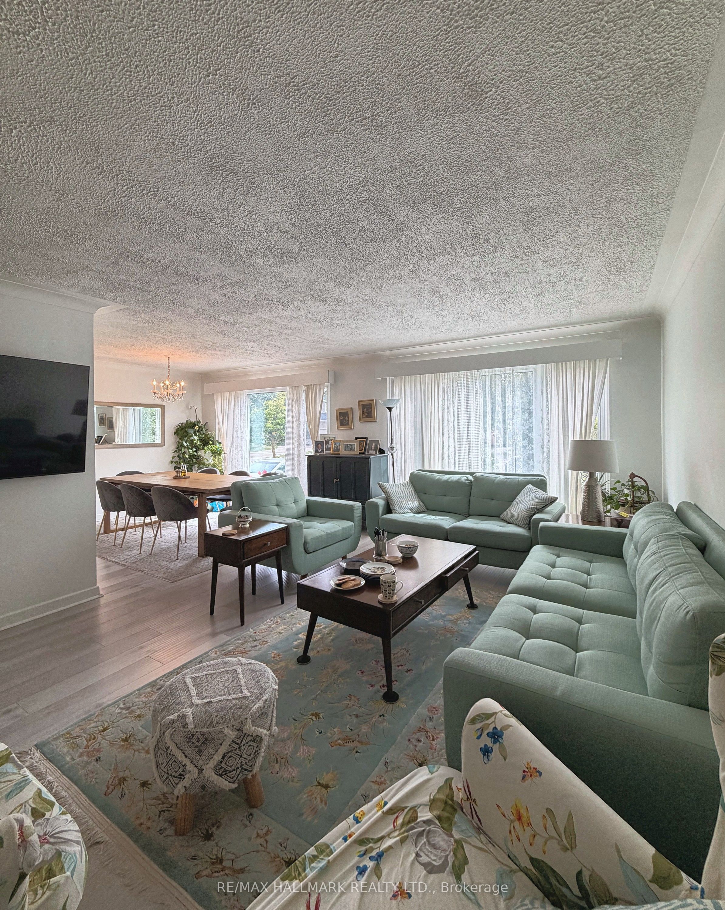 24 Sabine Road, Etobicoke 4