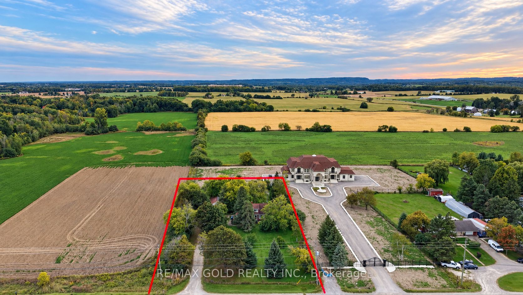 15208 Airport Road, Caledon 4