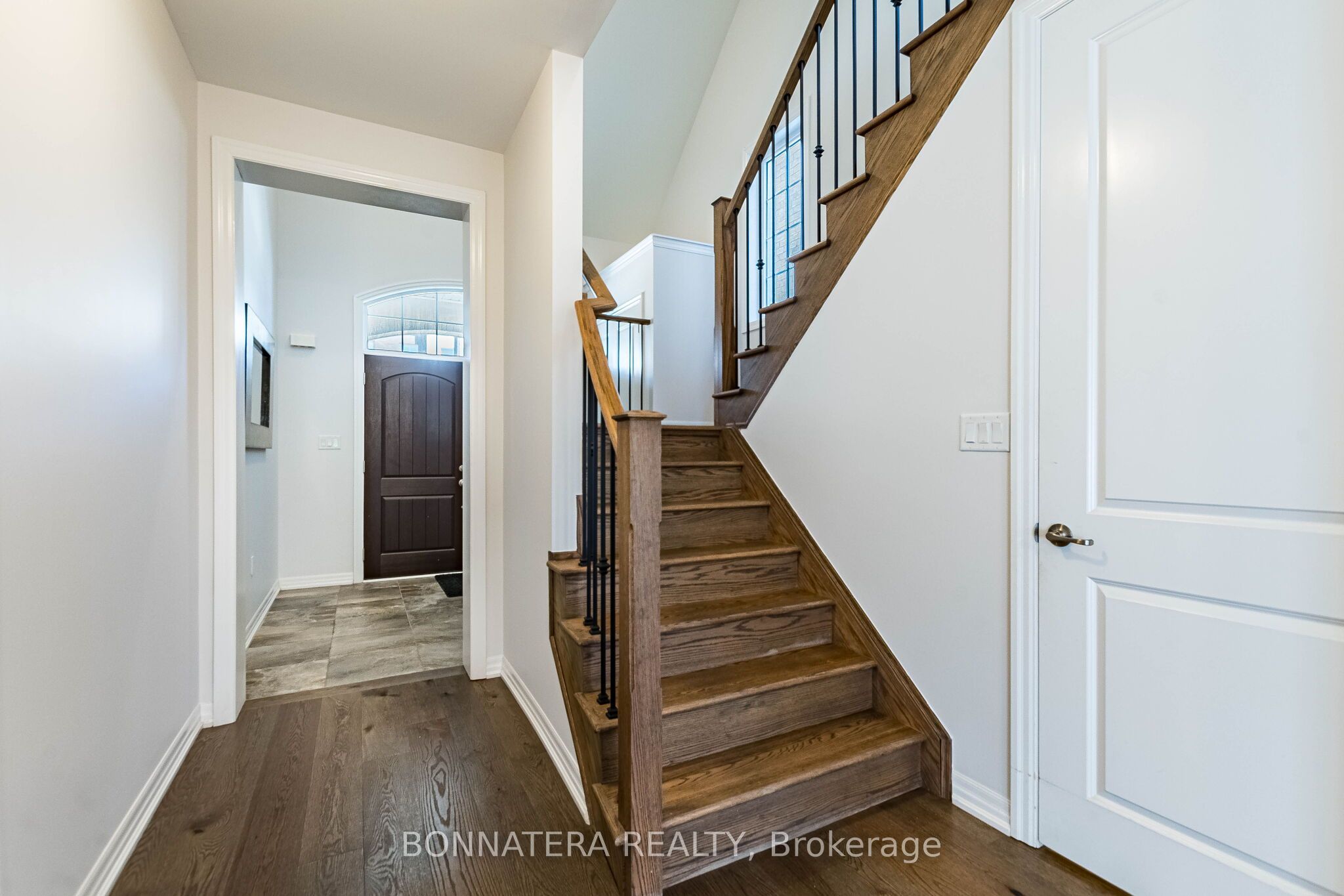 3136 Ernest Appelbe Boulevard, Oakville 5