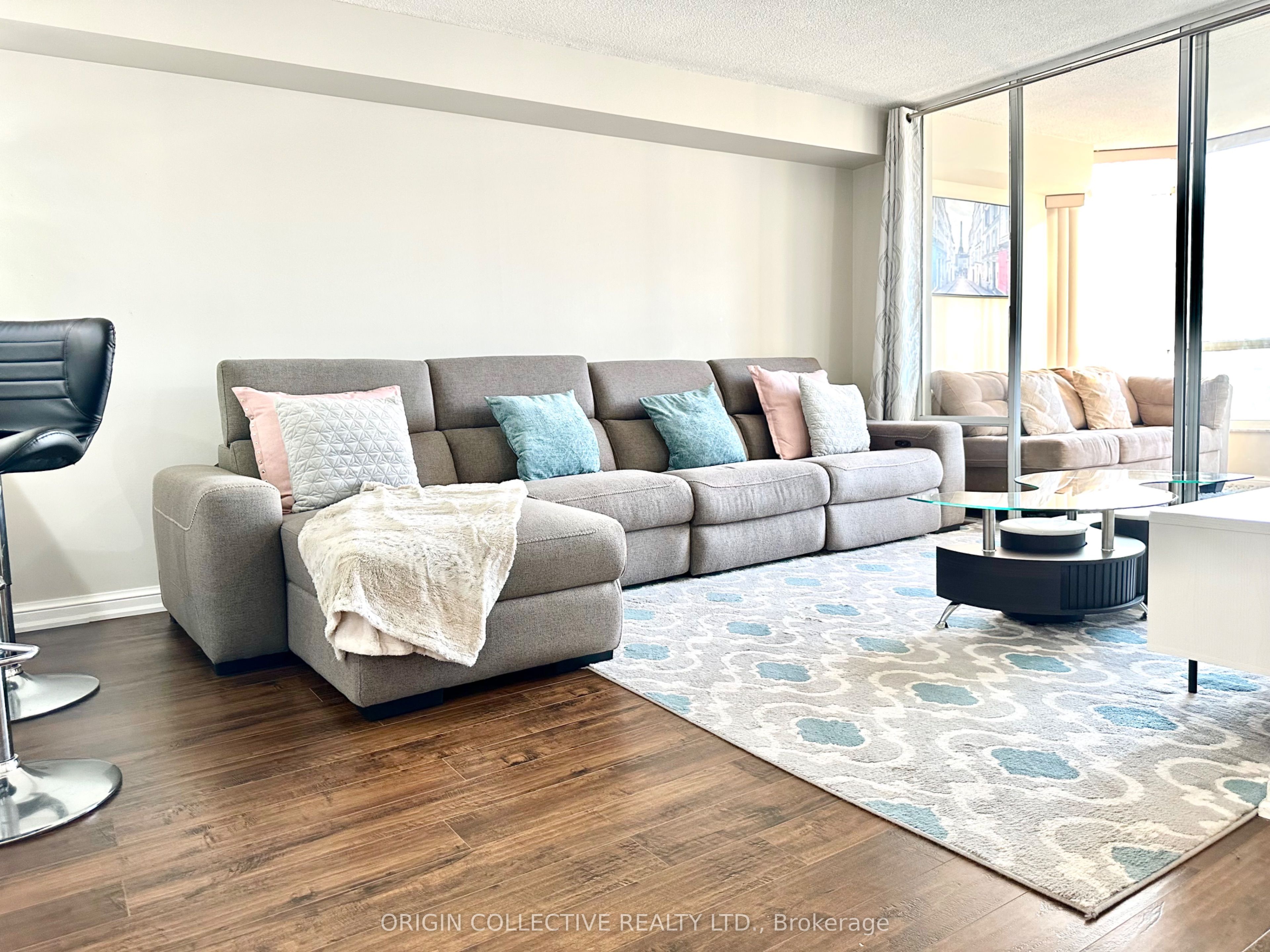 Unit 905 - 24 Hanover Road, Brampton 3