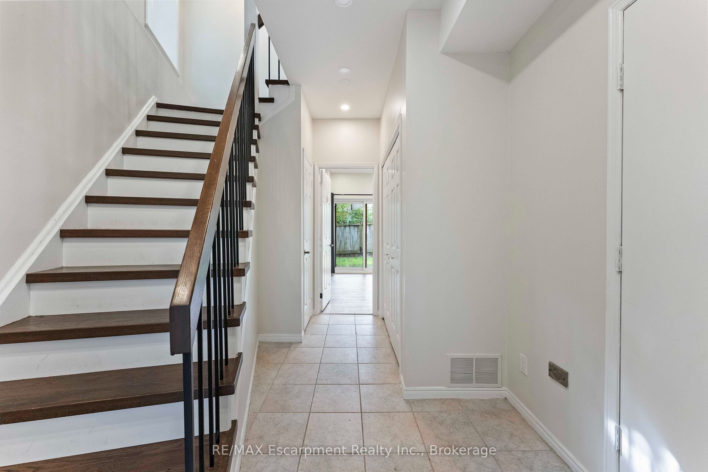 Unit 9 - 1160 Walden Circle, Mississauga 5