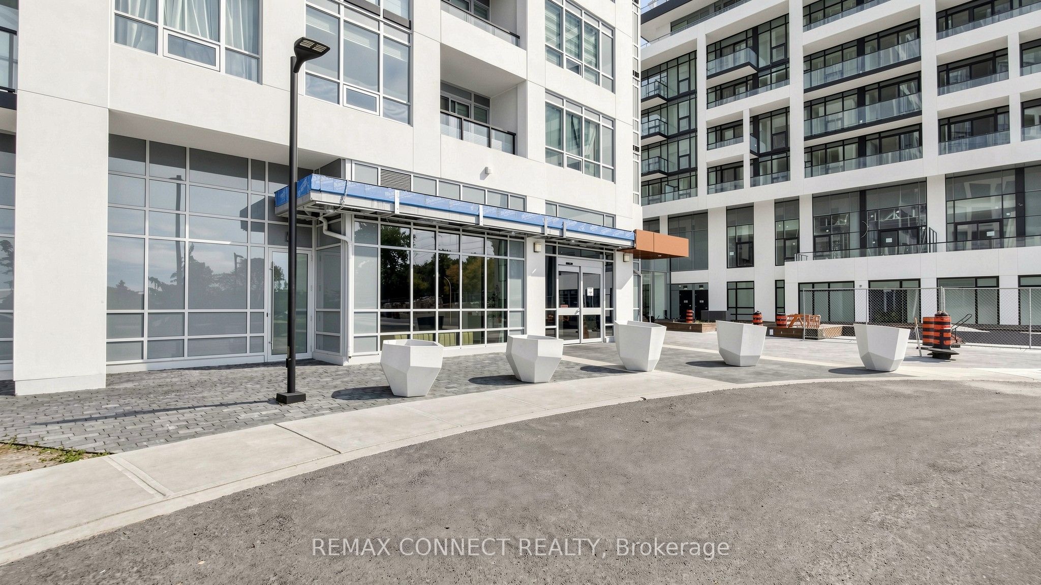 Unit 2107 - 209 Steeles Avenue W, Brampton 3