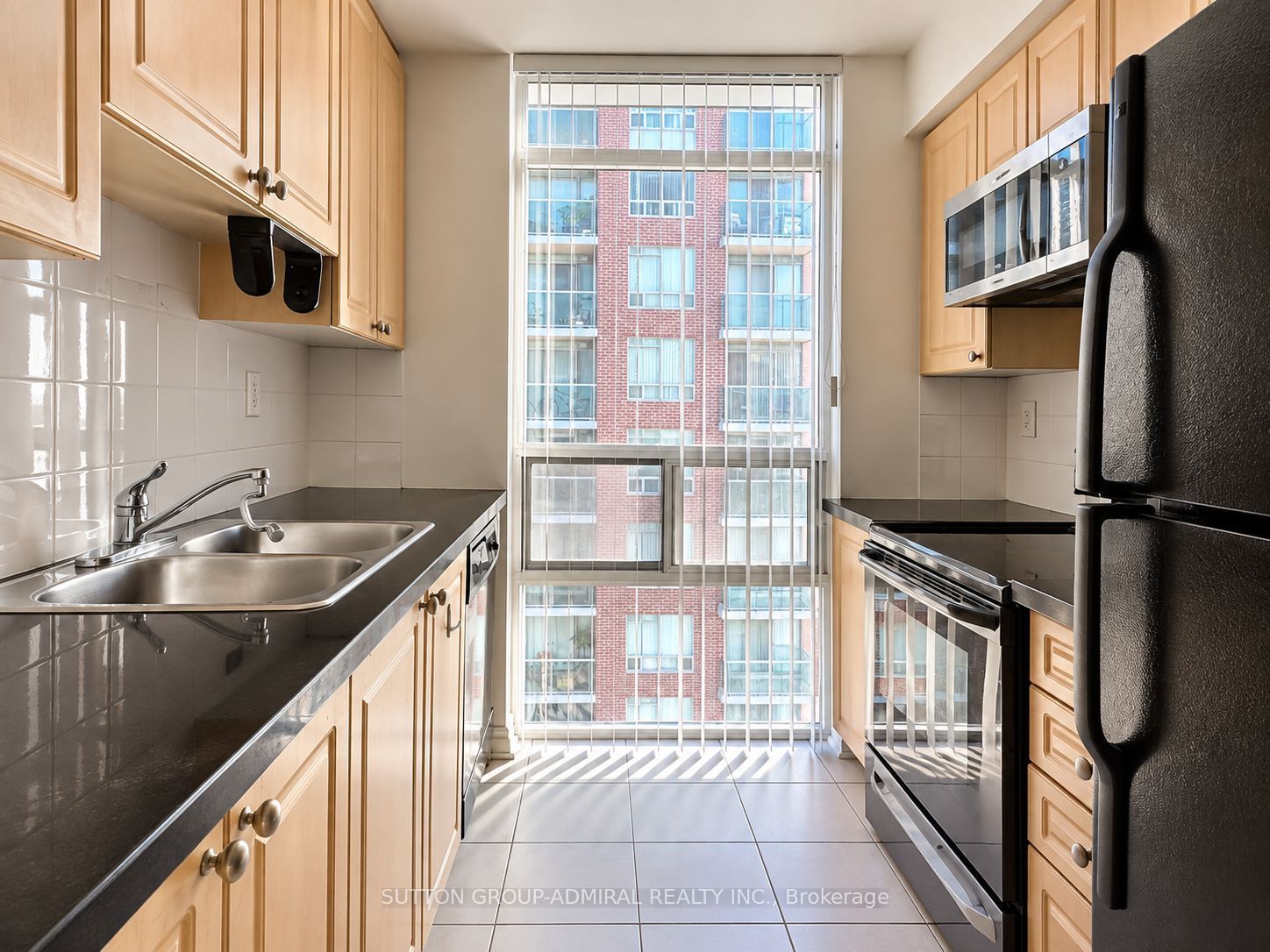 Unit 1007 - 5 Michael Power Place, Etobicoke 5