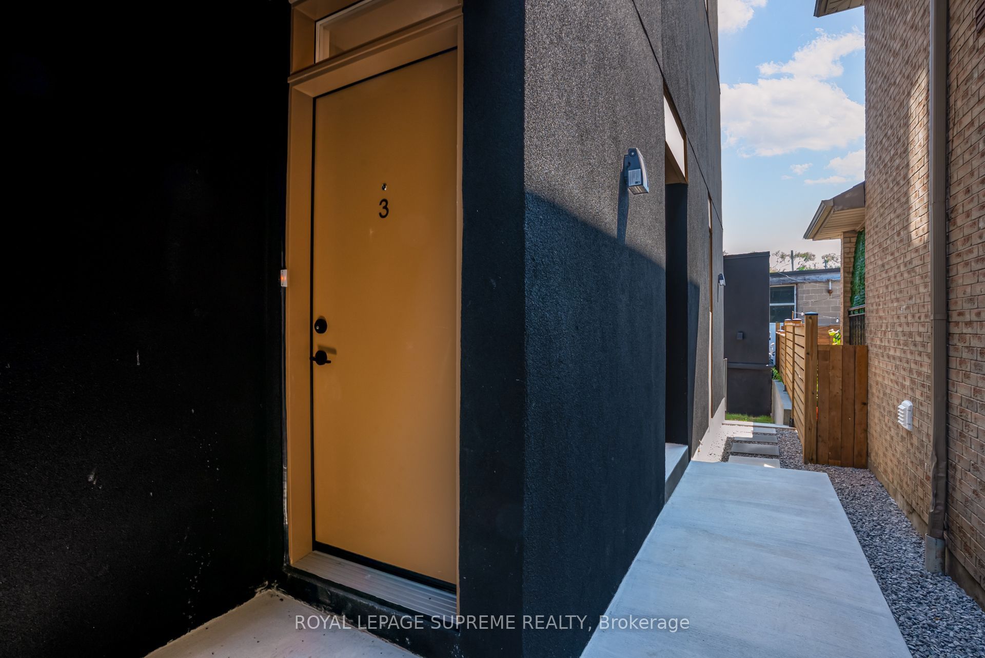 Unit 3 - 101 Bernice Crescent, Toronto 4