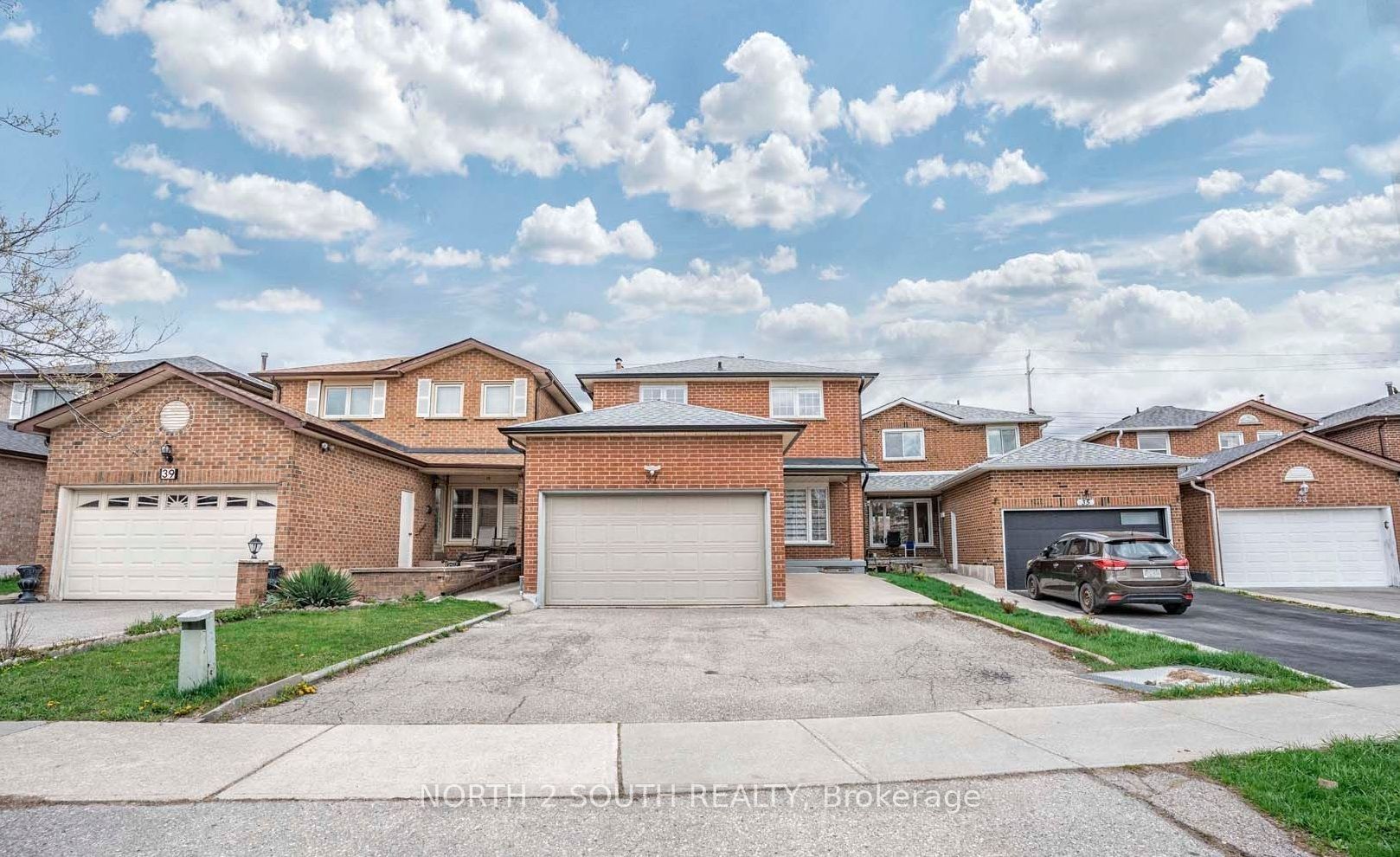 Unit upper - 37 Loire Court, Etobicoke 4