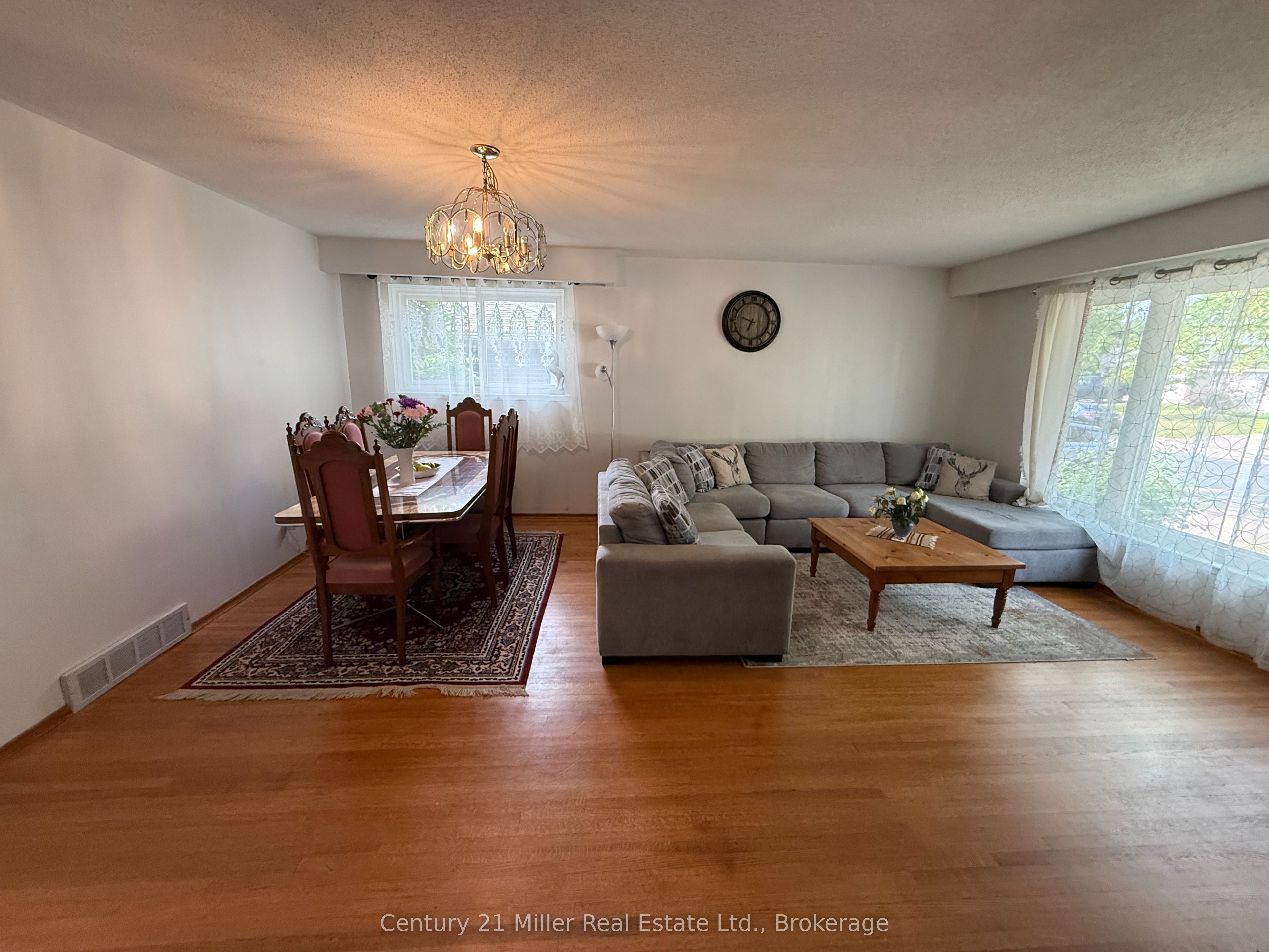 Unit Upper - 35 Melville Crescent, Brampton 4