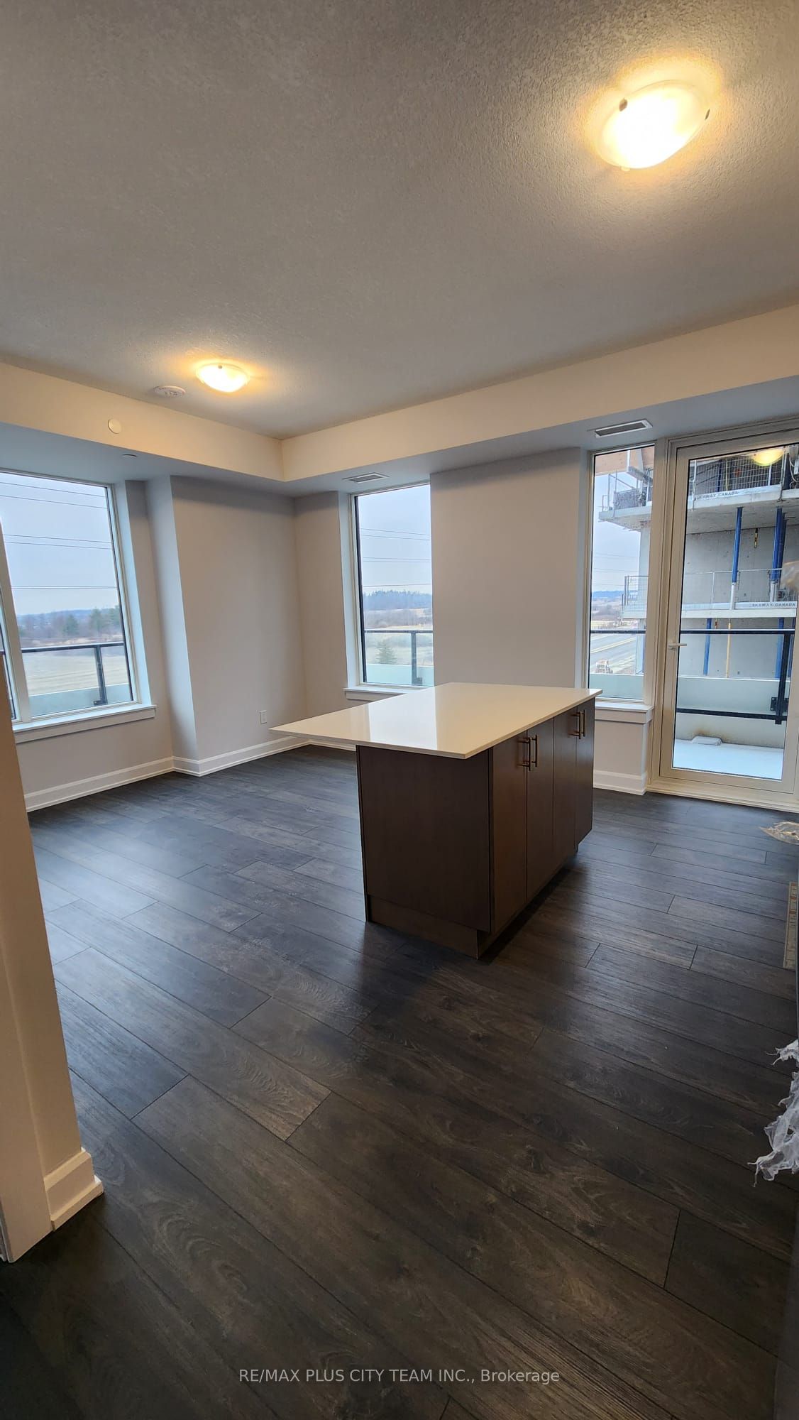 Unit 414 - 3220 William Coltson Avenue, Oakville 2