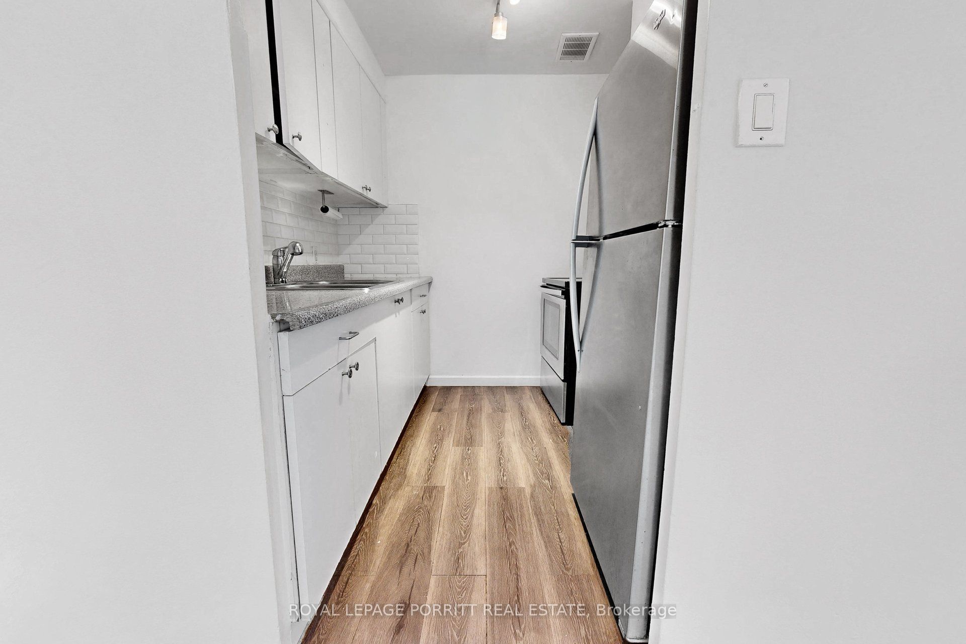 Unit 39 - 2 Superior Avenue, Etobicoke 3