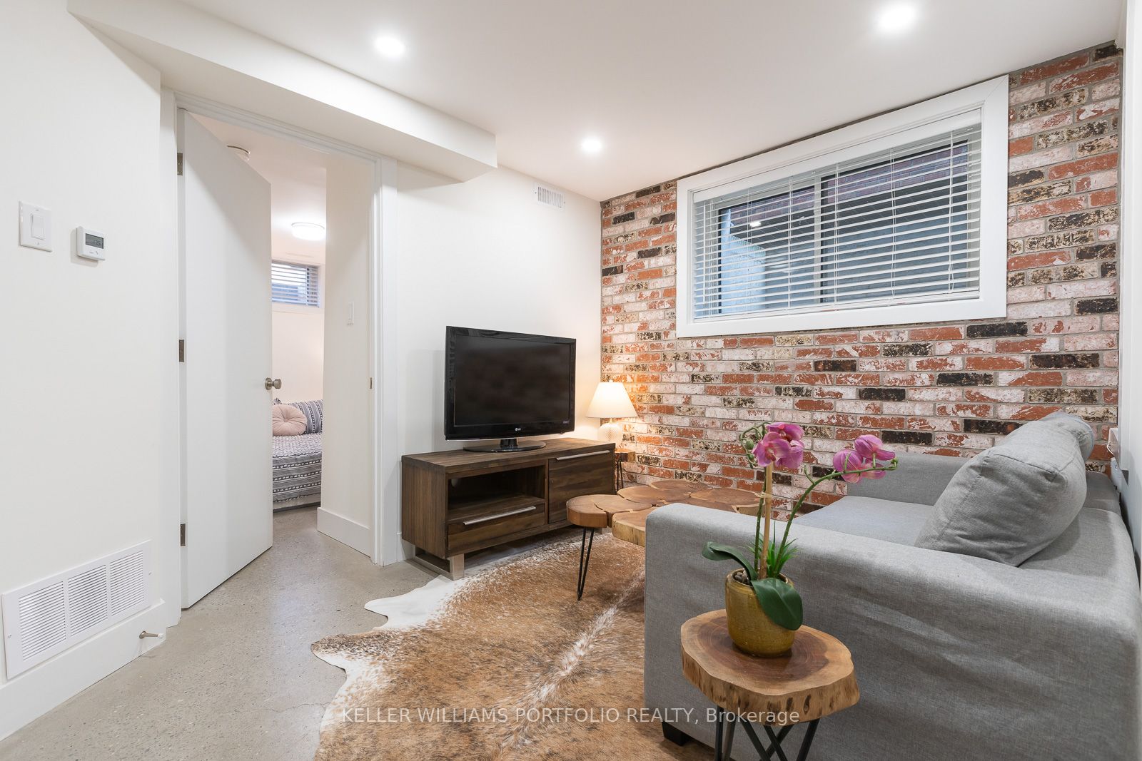 Unit Lower - 180 Maria Street, Toronto 4