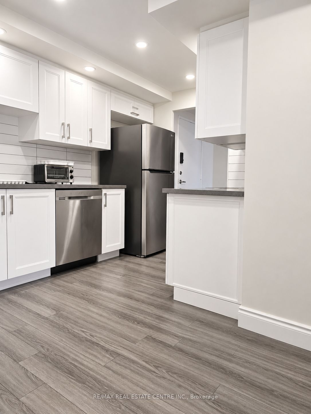 Unit 407 - 627 The West Mall, Etobicoke 4