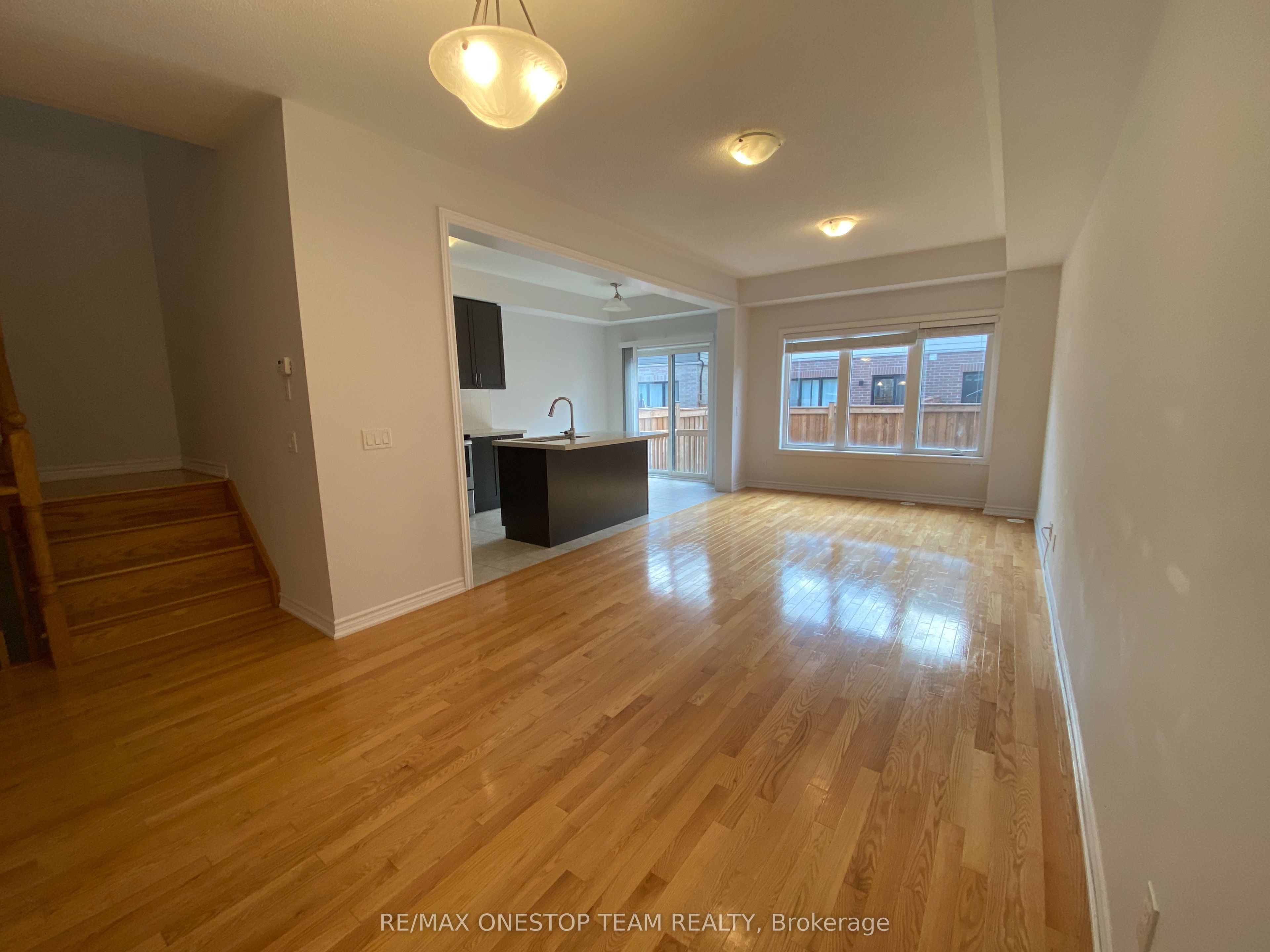 374 Wheat Boom Drive, Oakville 3