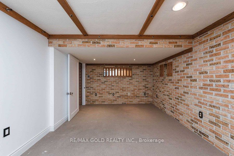 28 Devonshire Drive, Brampton 2