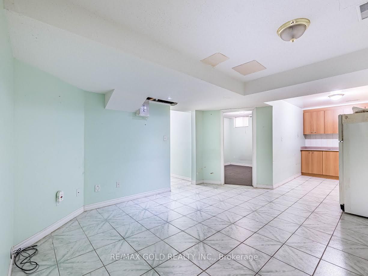 Unit Basement - 42 Zimmer Street, Brampton 4