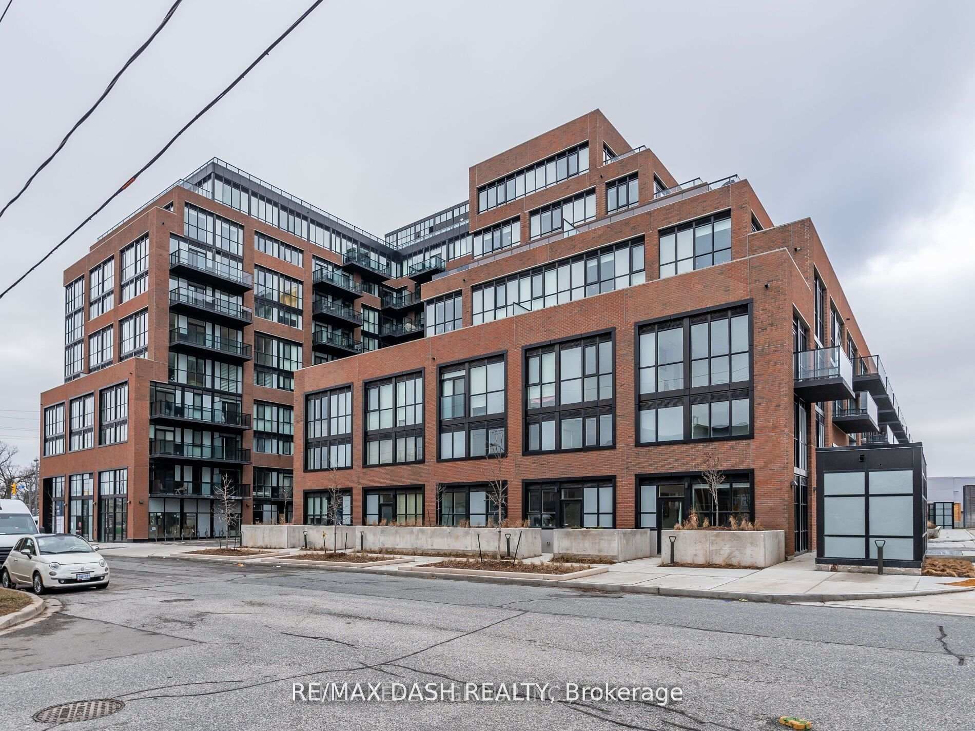 Unit 723 - 2300 St. Clair Avenue W, Toronto 2