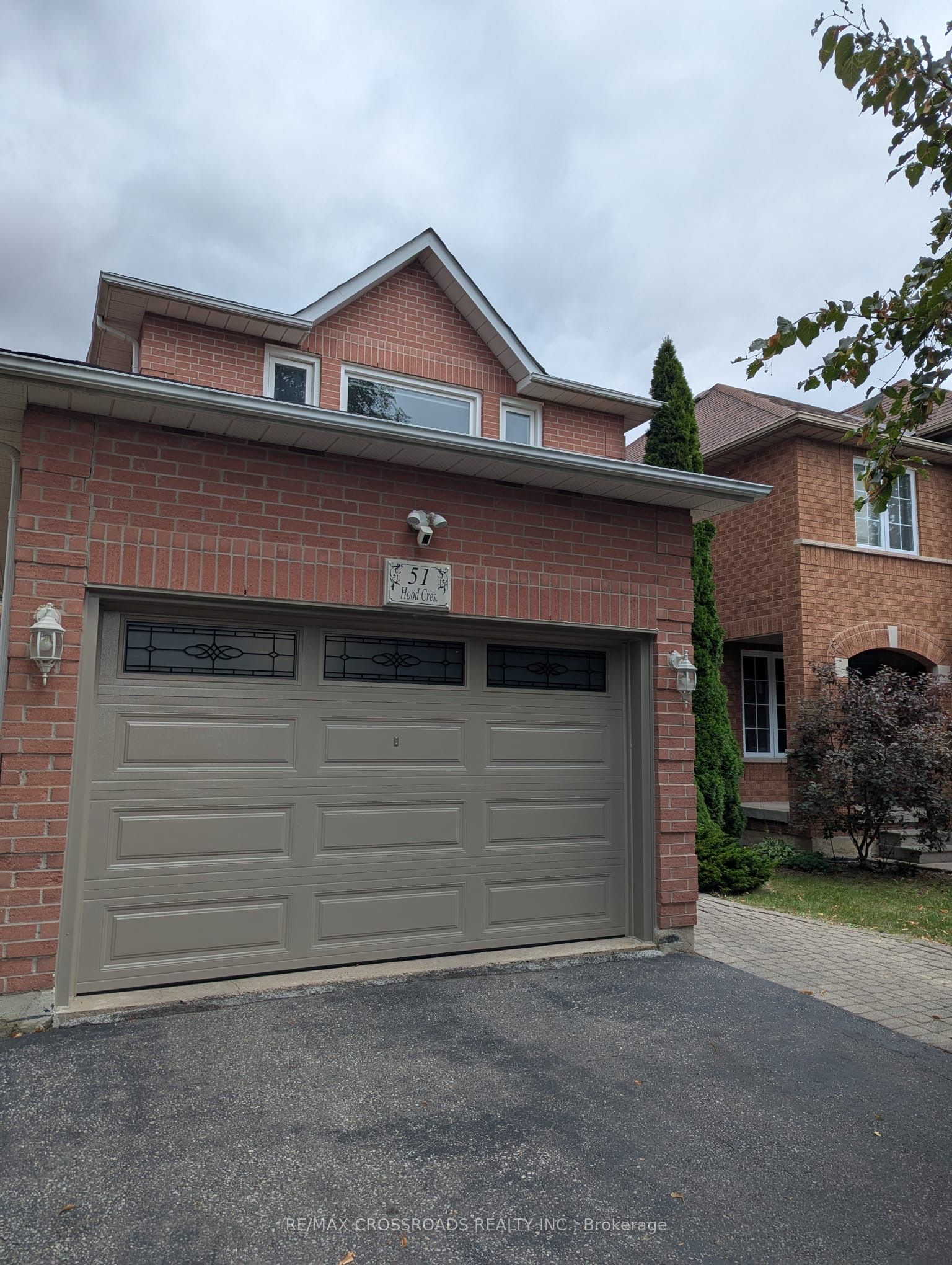 51 Hood Crescent, Brampton 2