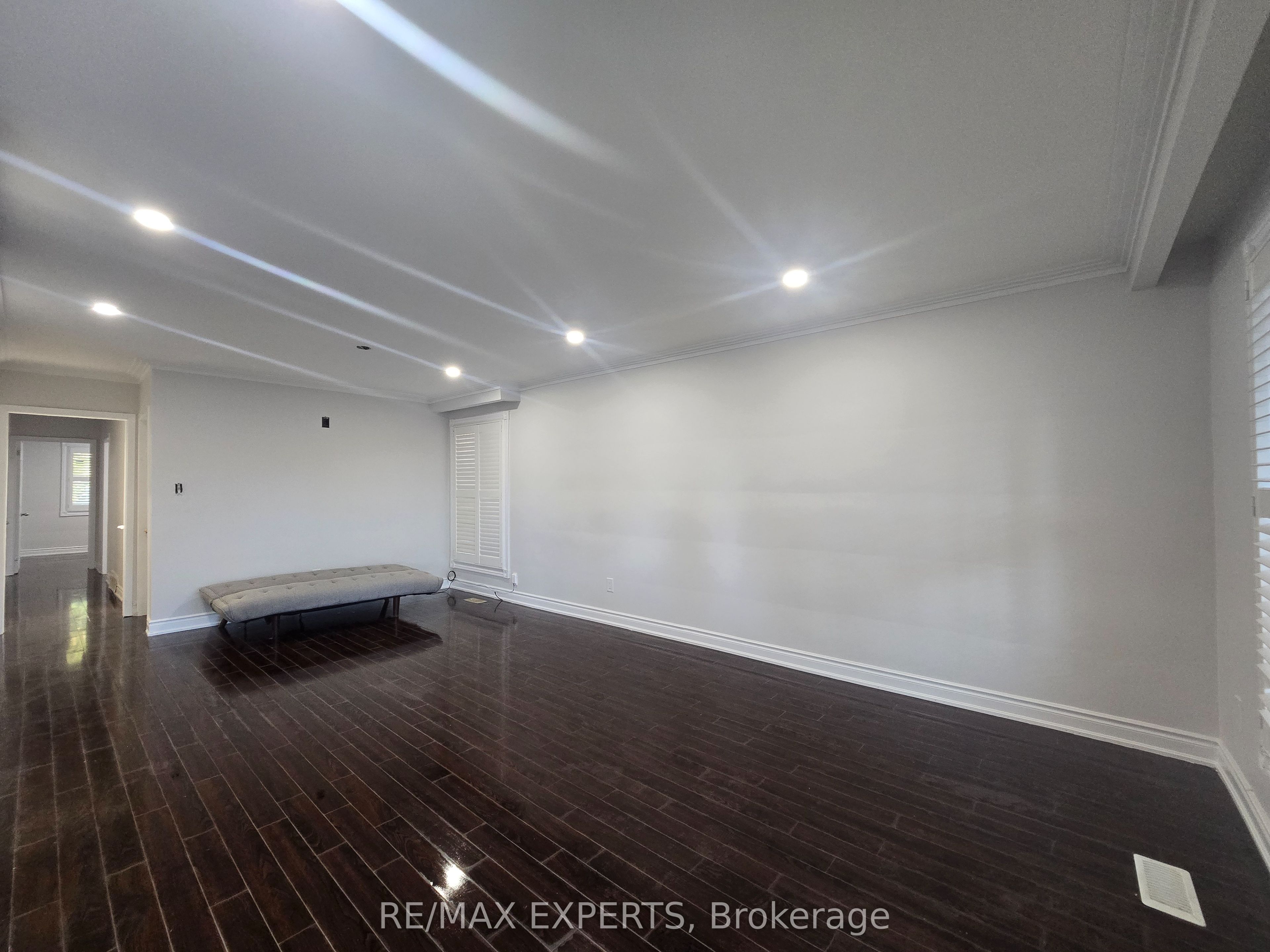 24 Roskell Crescent, North York 5