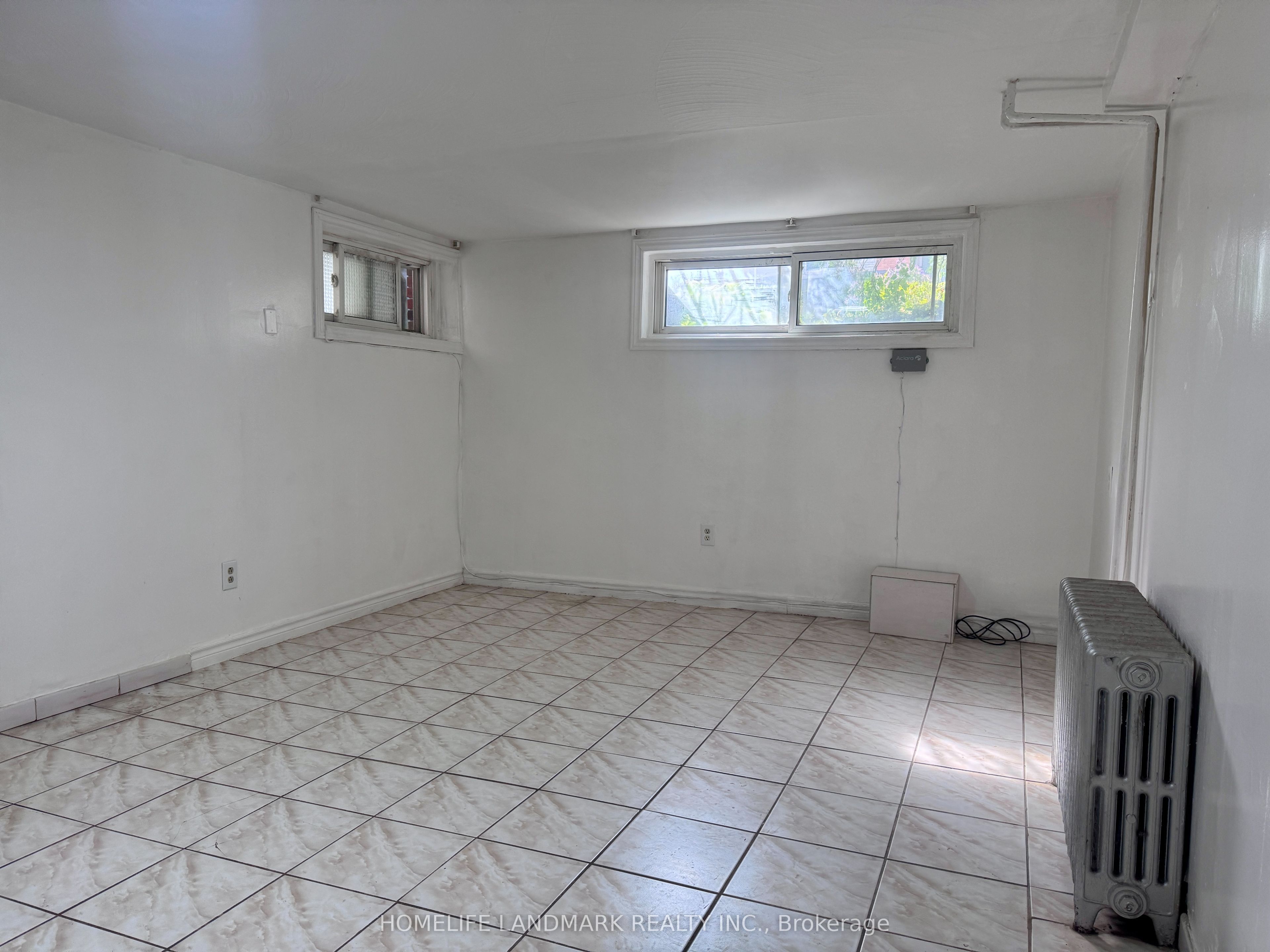 Unit Lower - 415 Delaware Avenue, Toronto 4