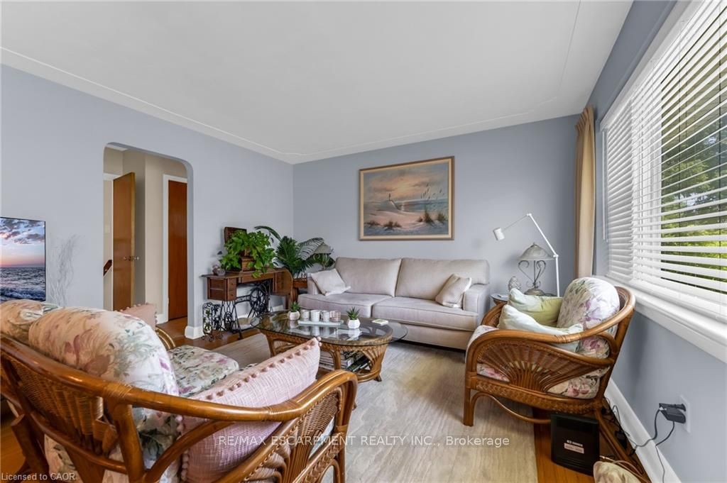 236 Pine Cove Road, Burlington 4