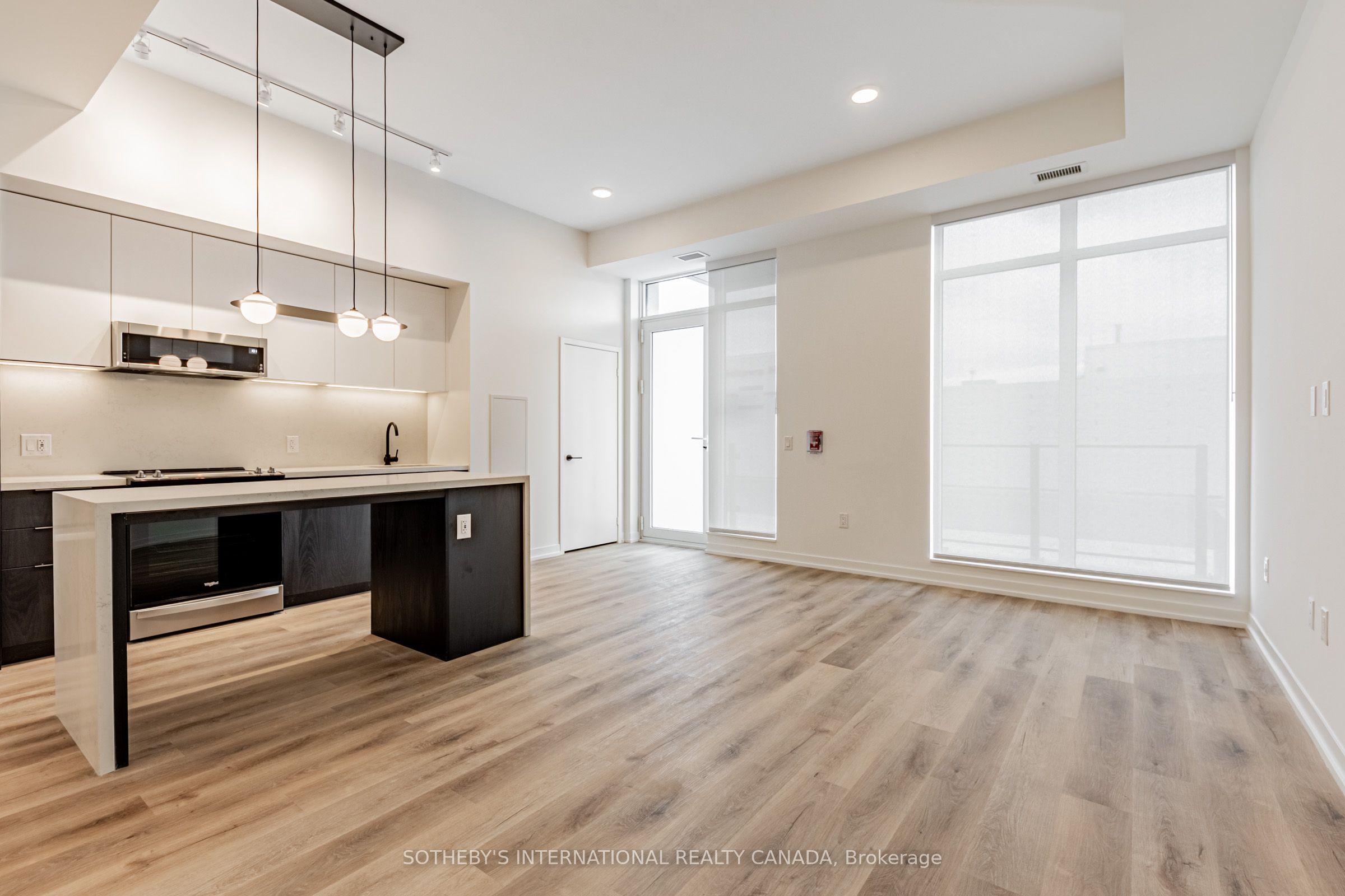 Unit 101 - 5 York Garden Way, North York 2
