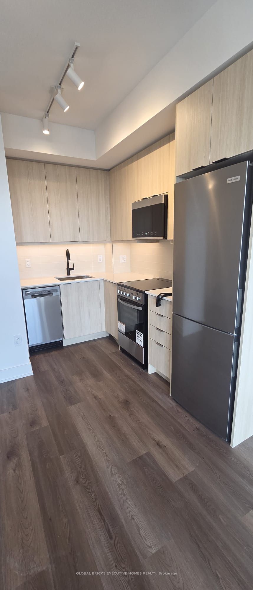 Unit 1012B - 115 Nipissing Road, Milton 4