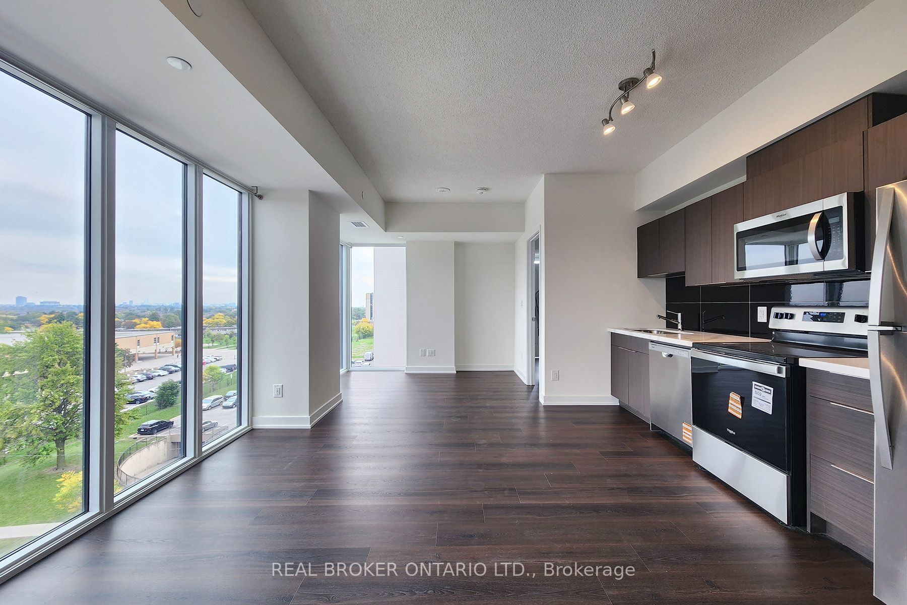 Unit 604 - 2825 Jane Street, North York 5