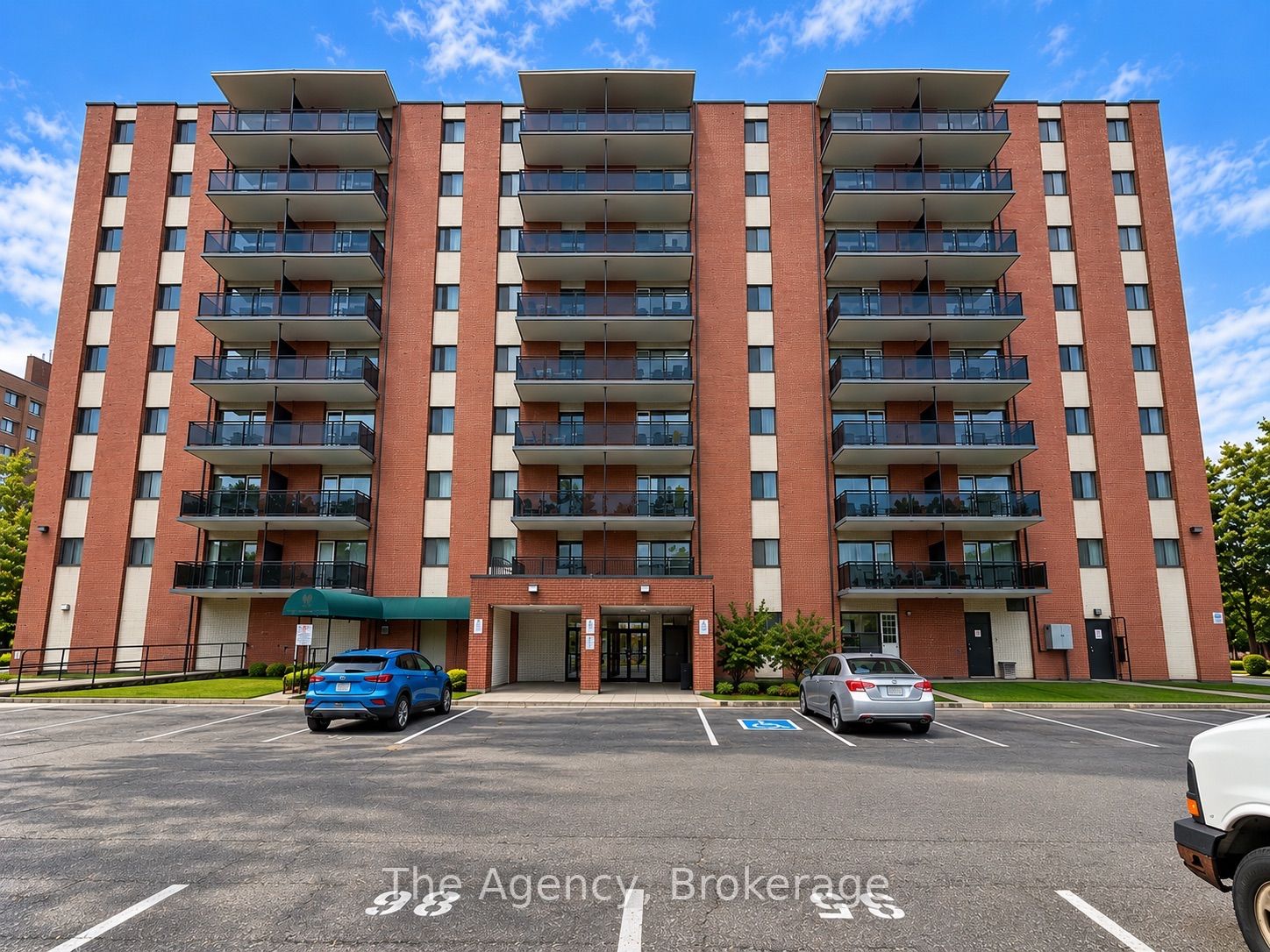 Unit 701 - 45 Paisley Boulevard W, Mississauga 2