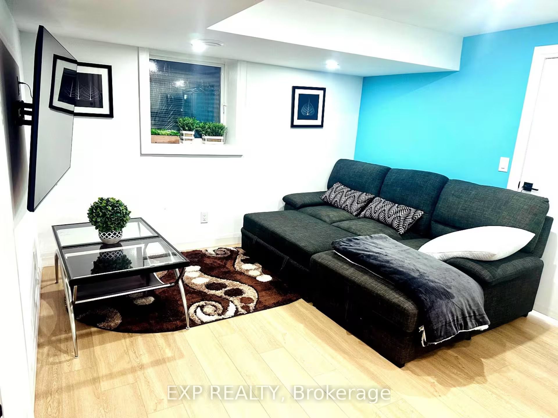 Unit bsmnt - 1255 Emma Chase Drive, London 3
