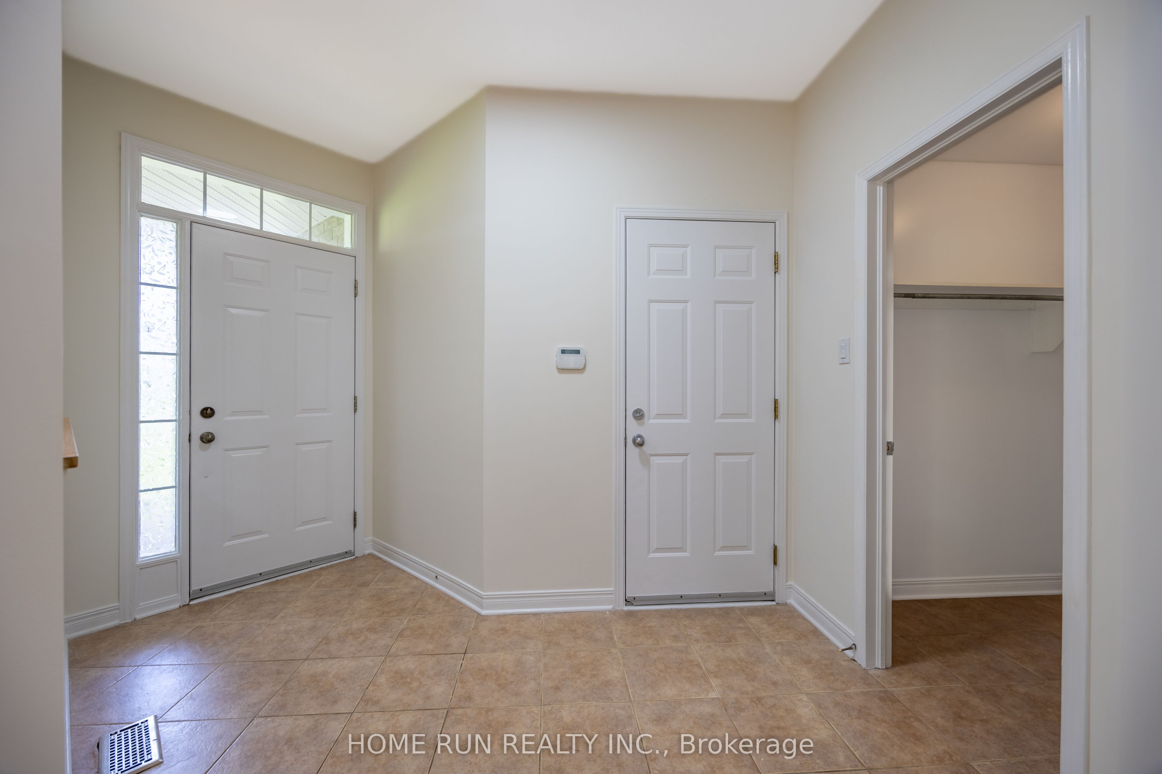 281 Goldridge Drive, Kanata 4