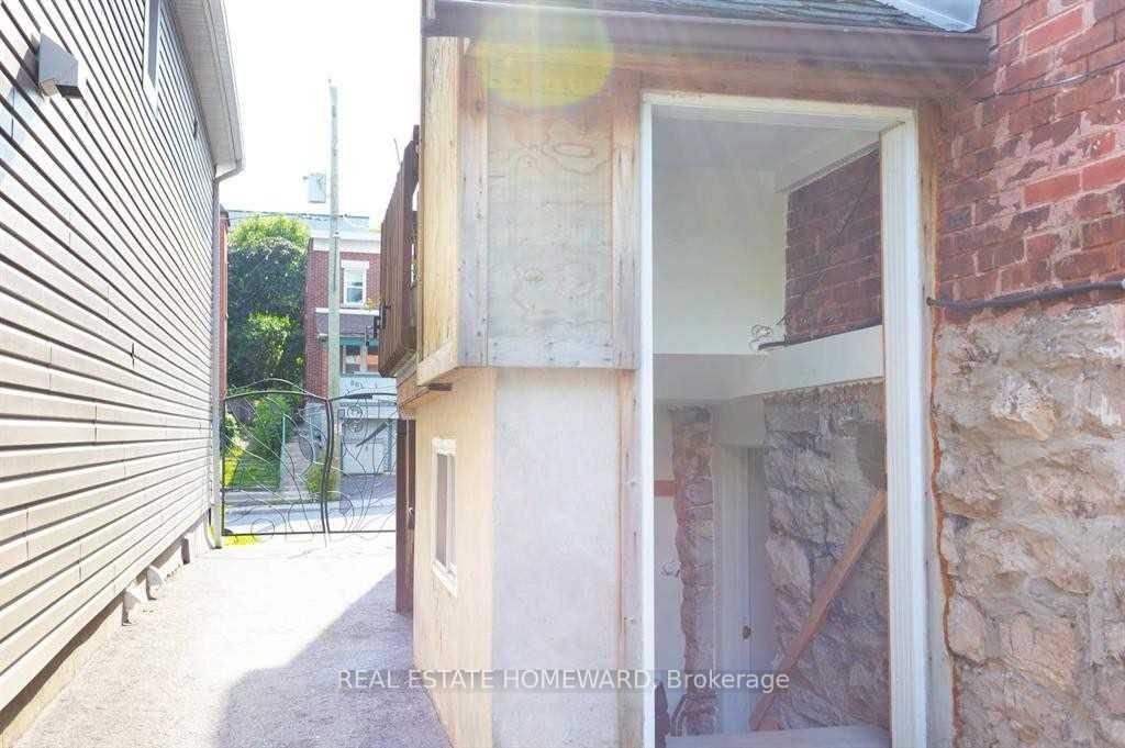 Unit Lower - 81 Sweetland Avenue, Ottawa 3