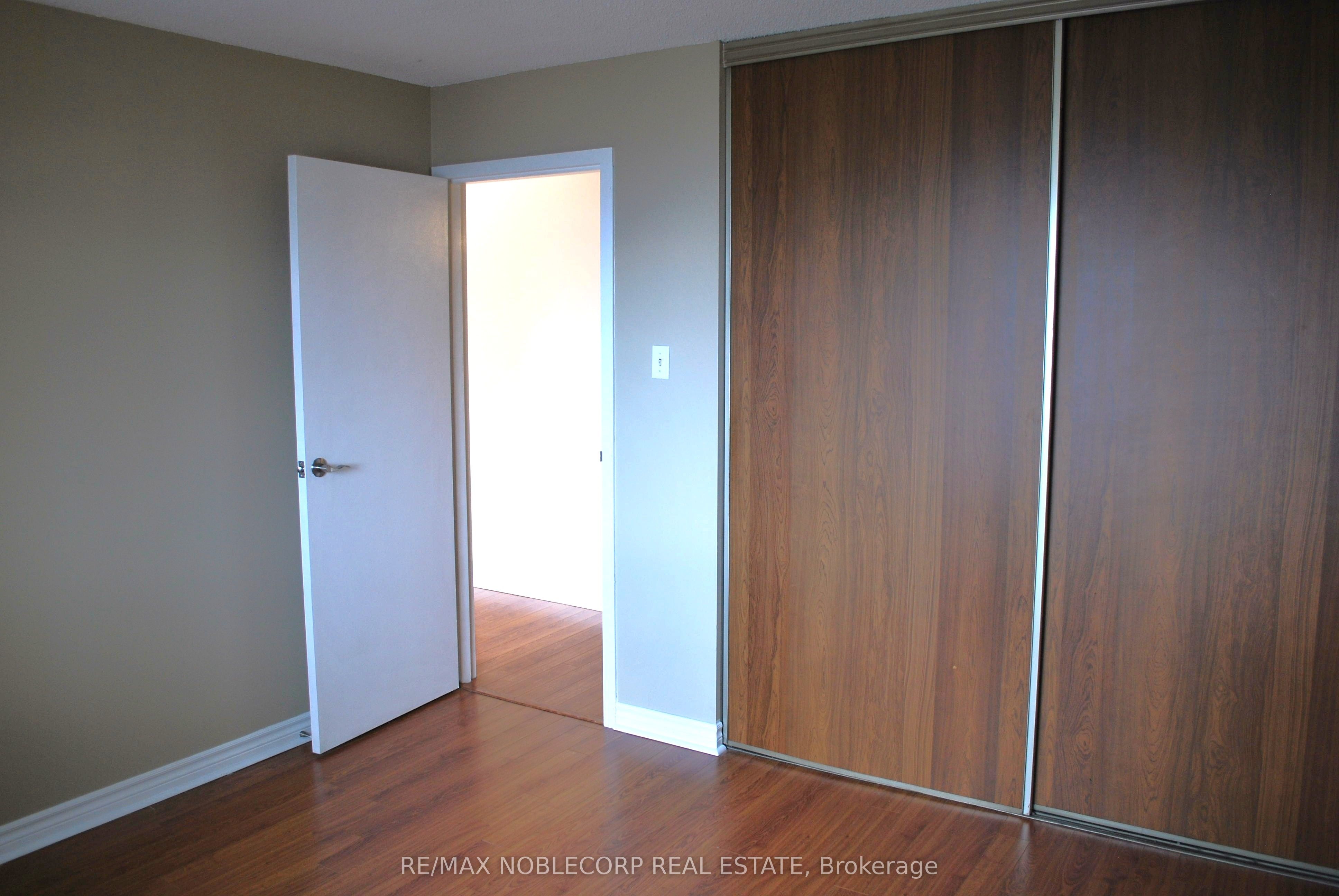 Unit 901 - 64 Benton Street, Kitchener 5