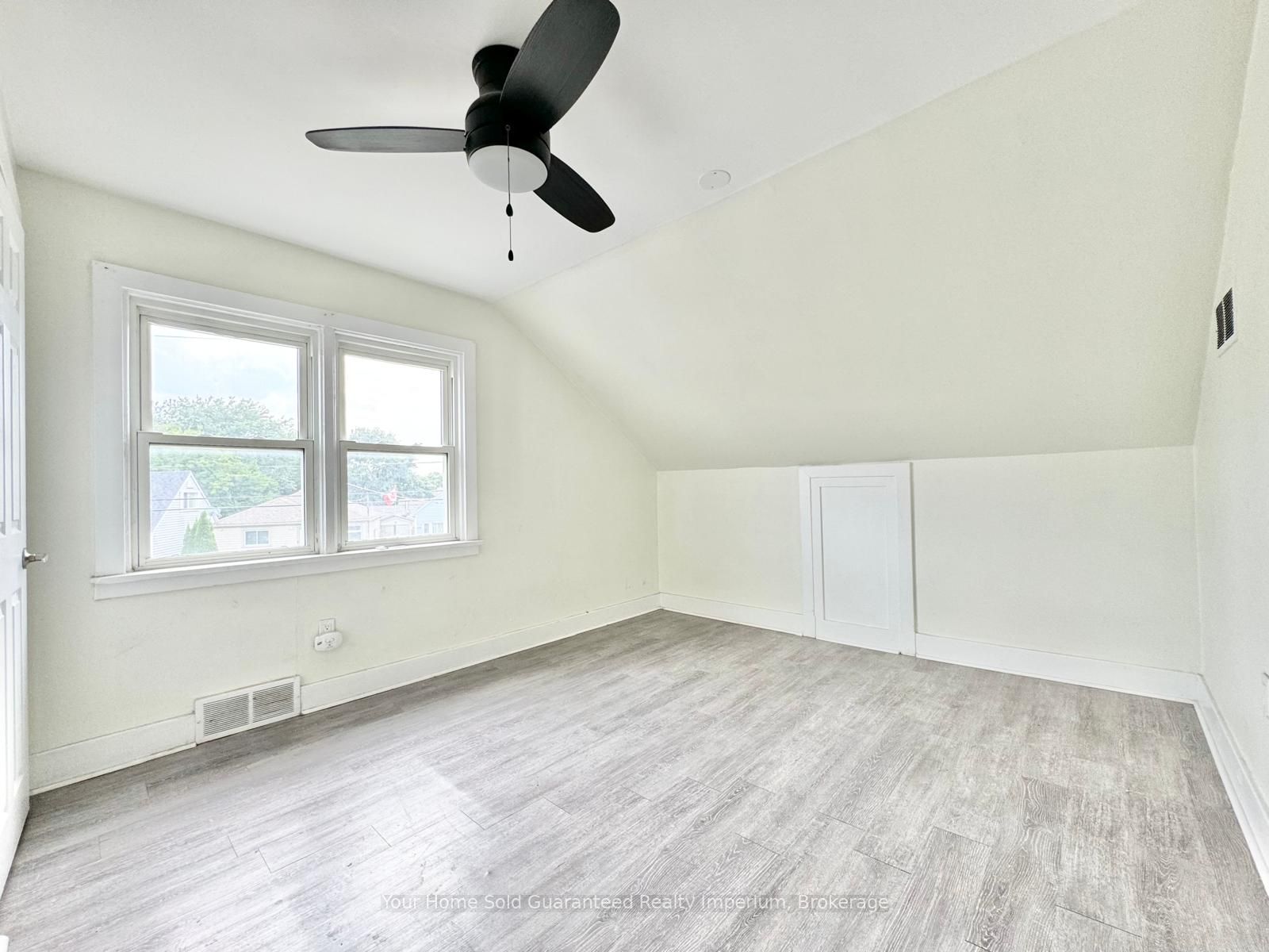 Unit Upper - 232 Grantham Avenue, St. Catharines 5