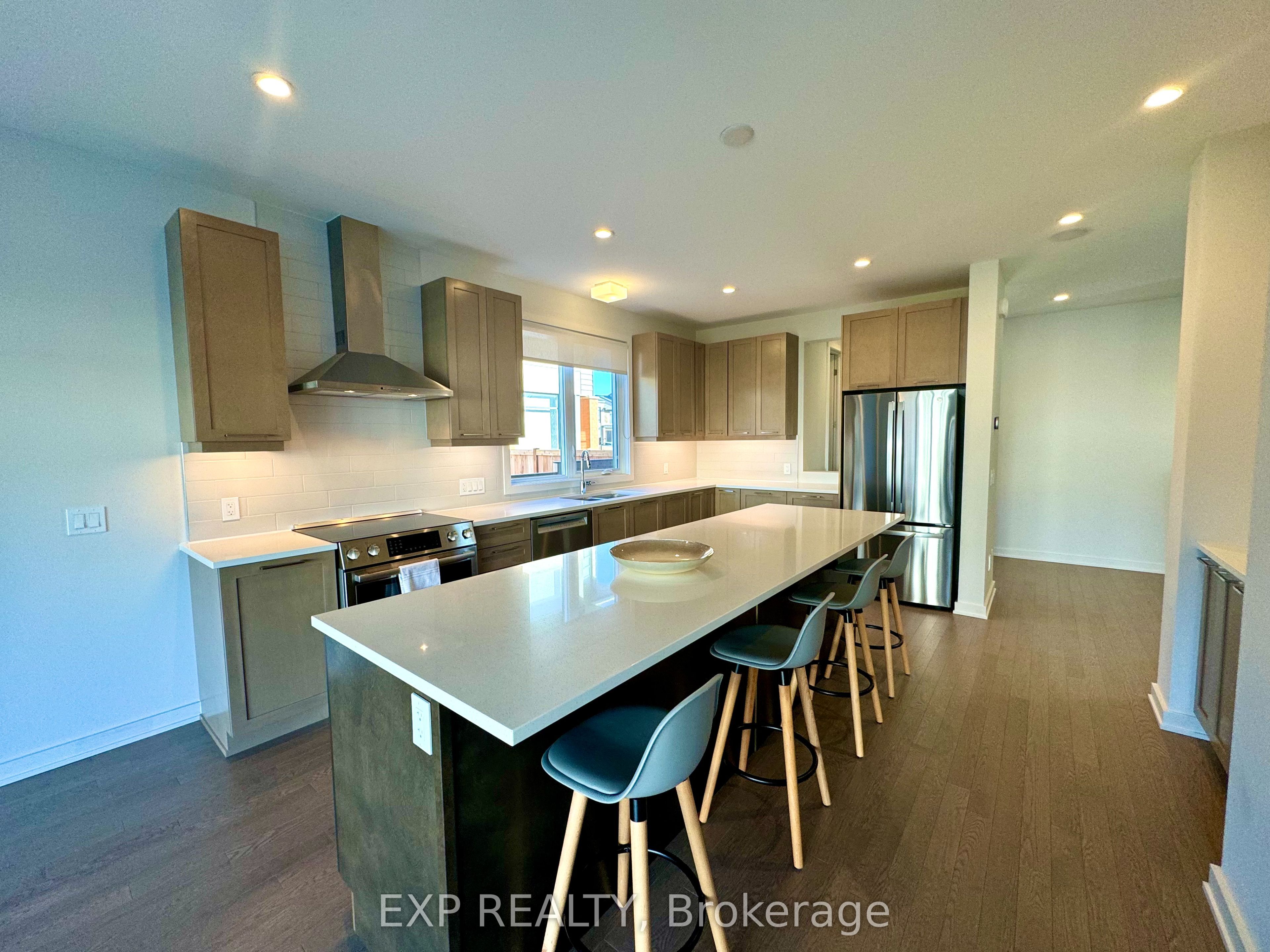 622 SUMMERHILL Street, Orleans-Gloucester 3