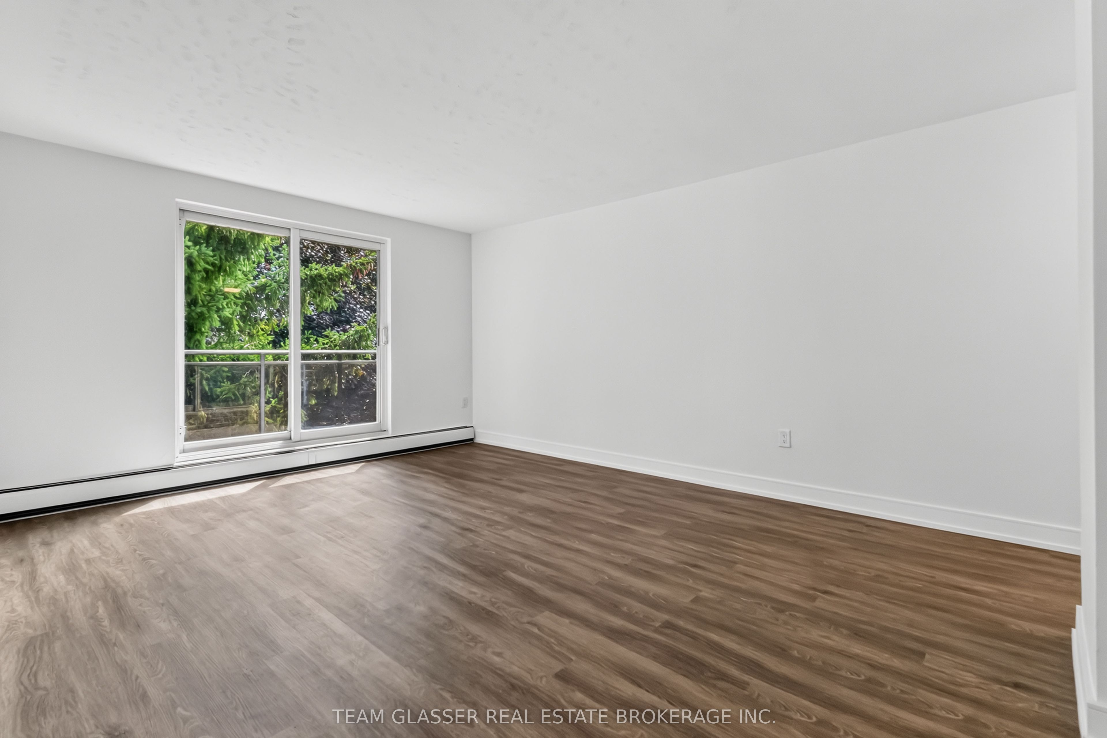 Unit 212 - 735 Wonderland Road S, London 4