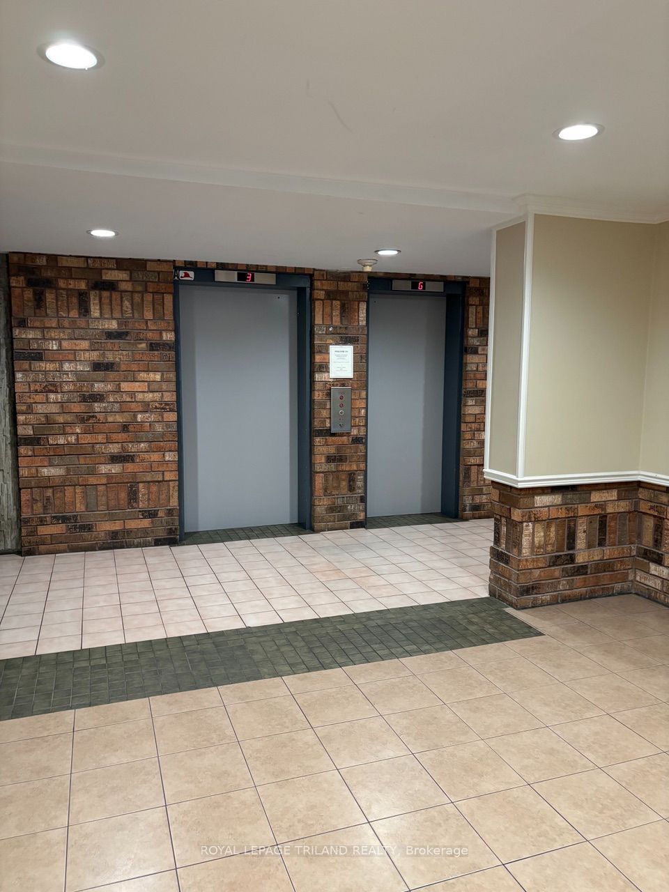 Unit 310 - 986 Huron Street, London 4