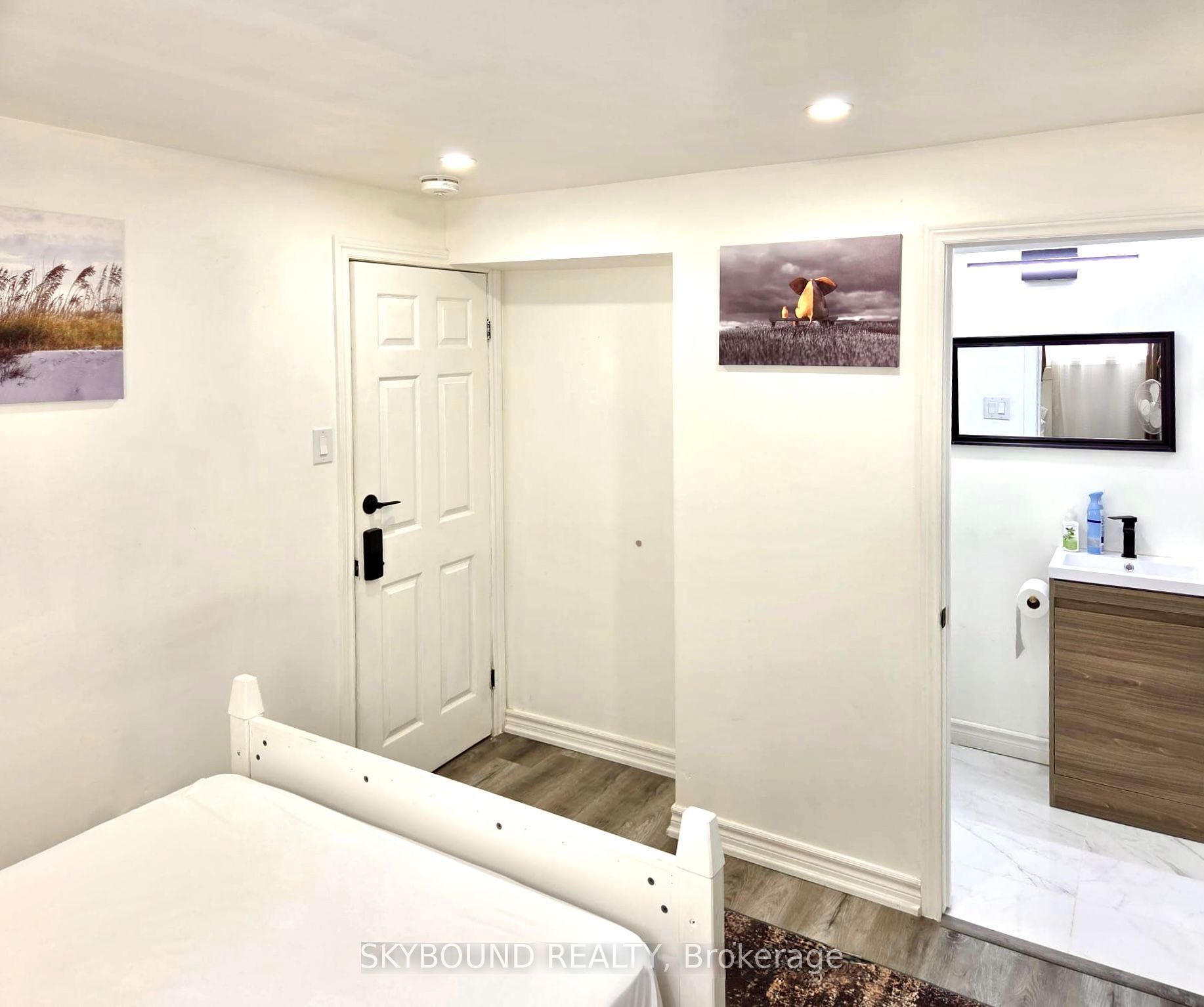 Unit Apartment 2 - 2586 Foxmeadow Road N, Peterborough 4