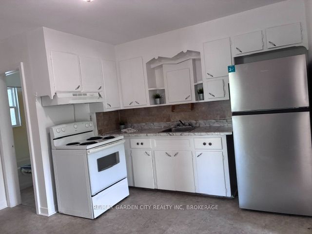 Unit 1 - 131 Lyons Avenue, Welland 3