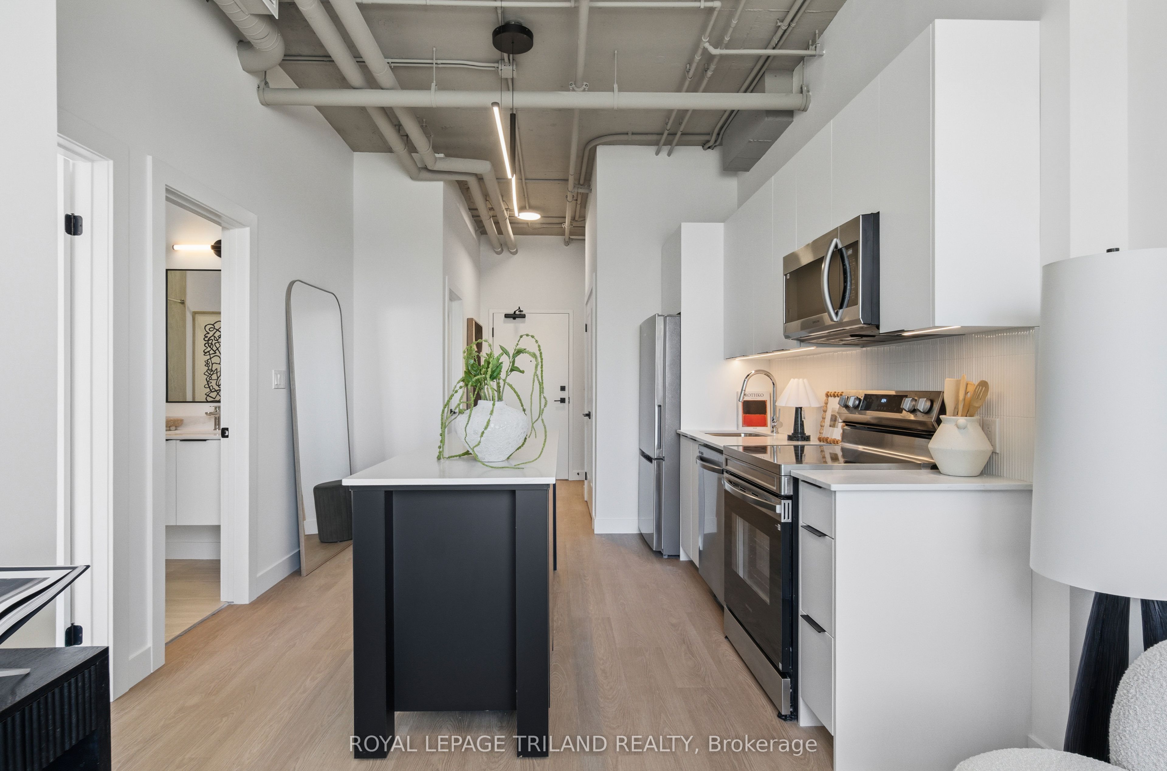 Unit 307 - 685 Richmond Street, London 2