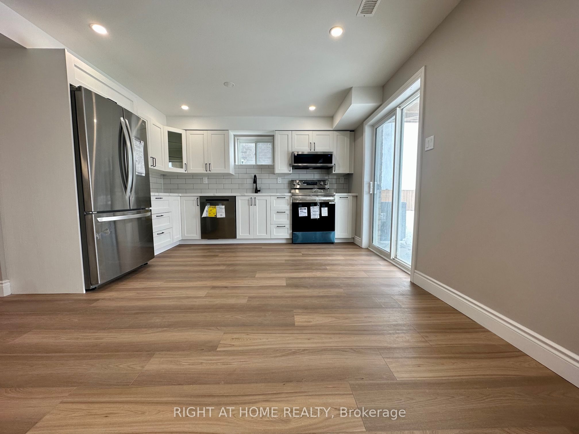 Unit Lower - 47 Anderson Road, Brant 4