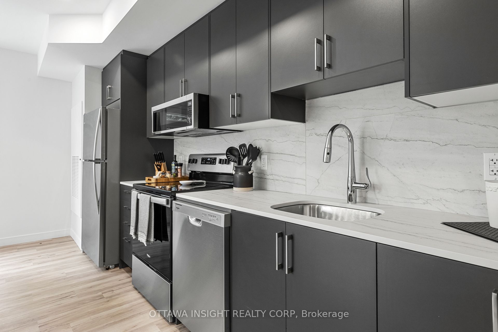 Unit 4 - 2405 Carlsen Avenue, Ottawa 3