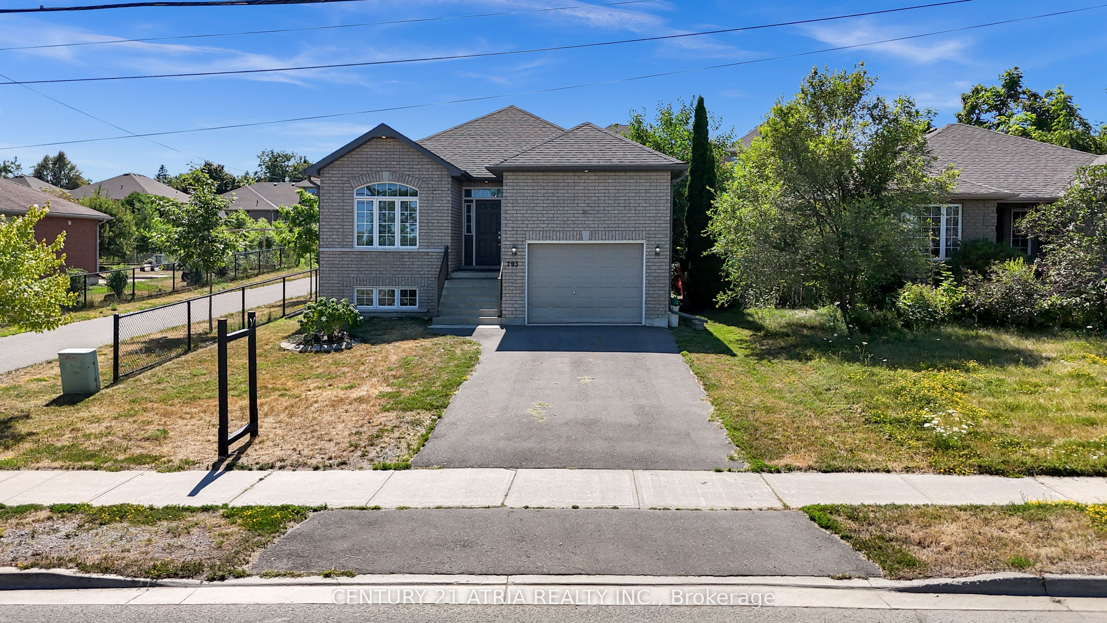 793 Spillsbury Drive, Peterborough 2