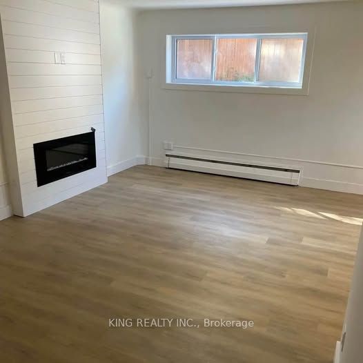 Unit 101 - 894 Adelaide Street N, London 5