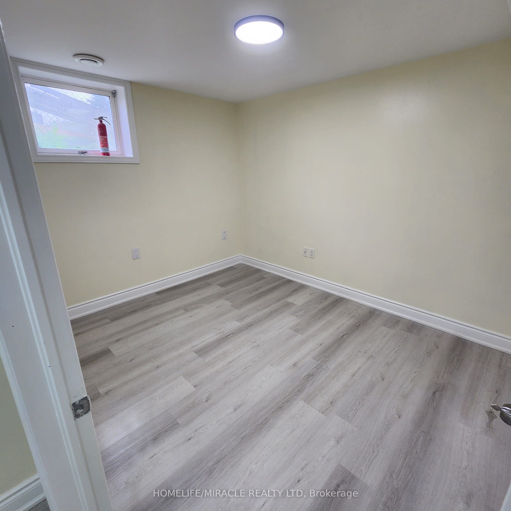 491 Salisbury Street, London 4