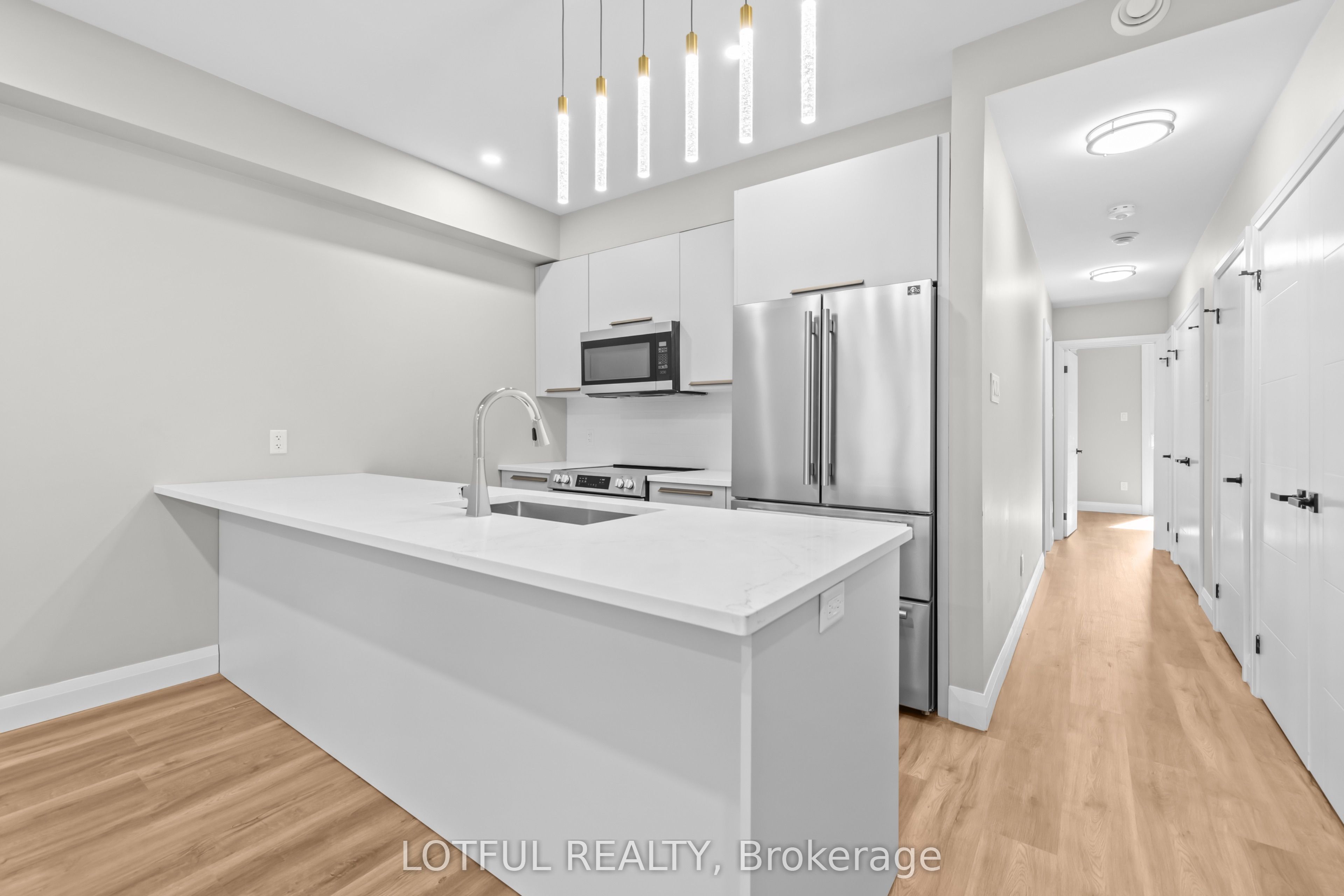 Unit B - 516 Tweedsmuir Avenue, Ottawa 4