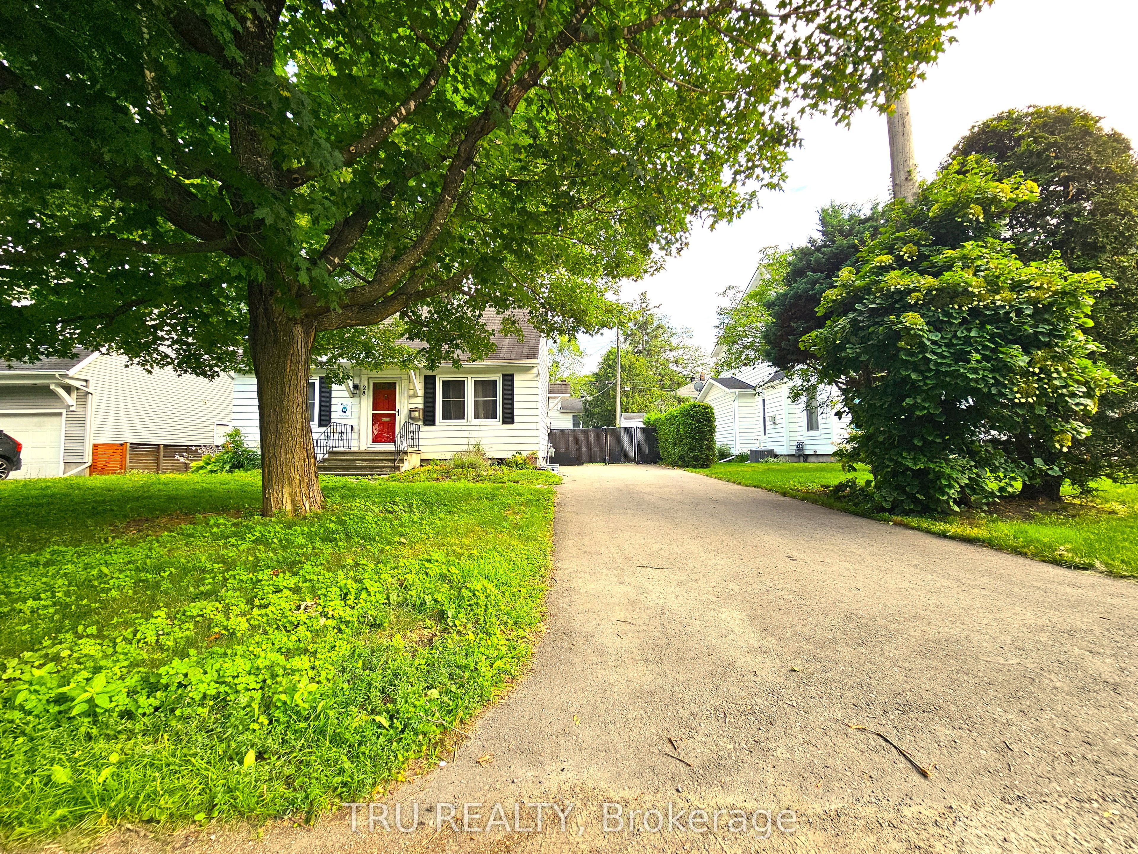 28 Arundel Avenue, Ottawa 3
