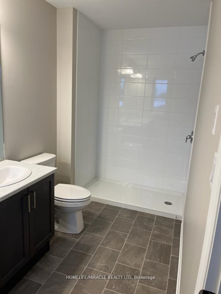 231 Heritage Park Drive, Greater Napanee 2