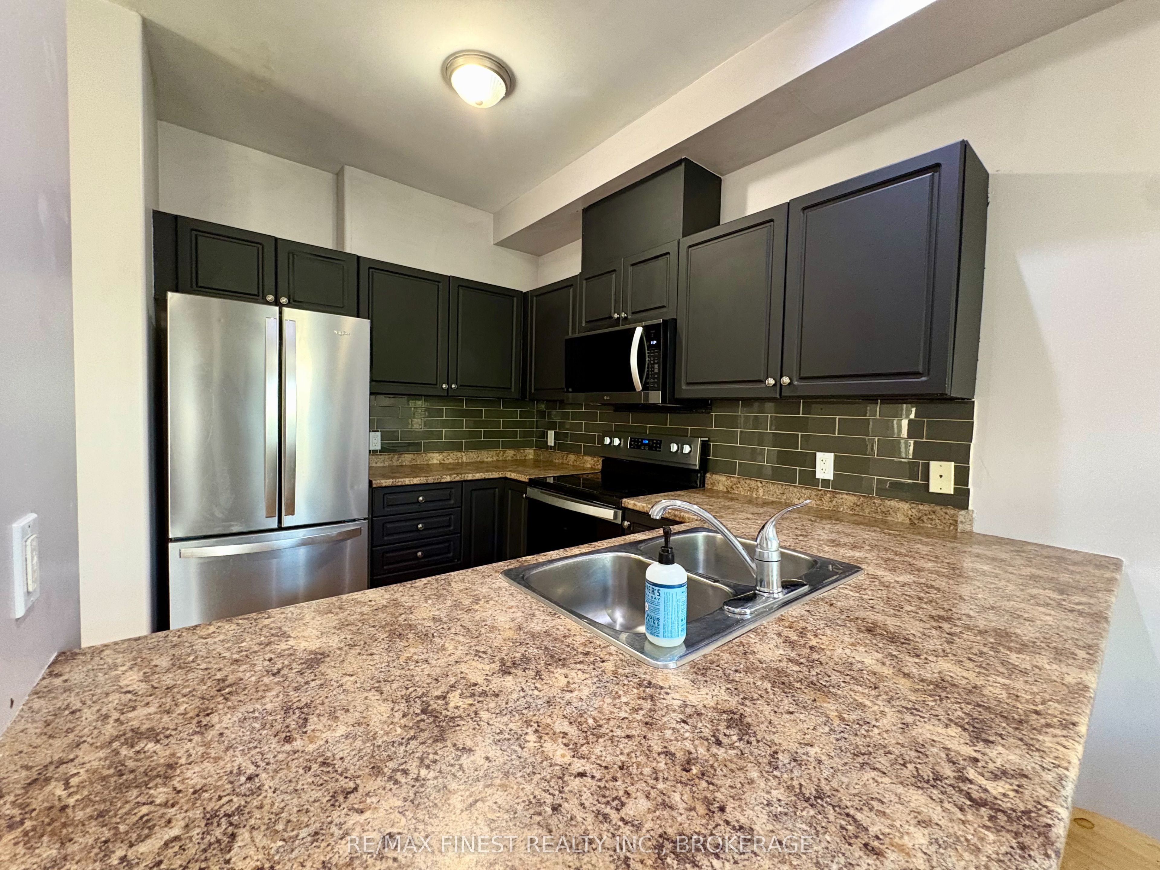 769 NEWMARKET Lane, Kingston 2