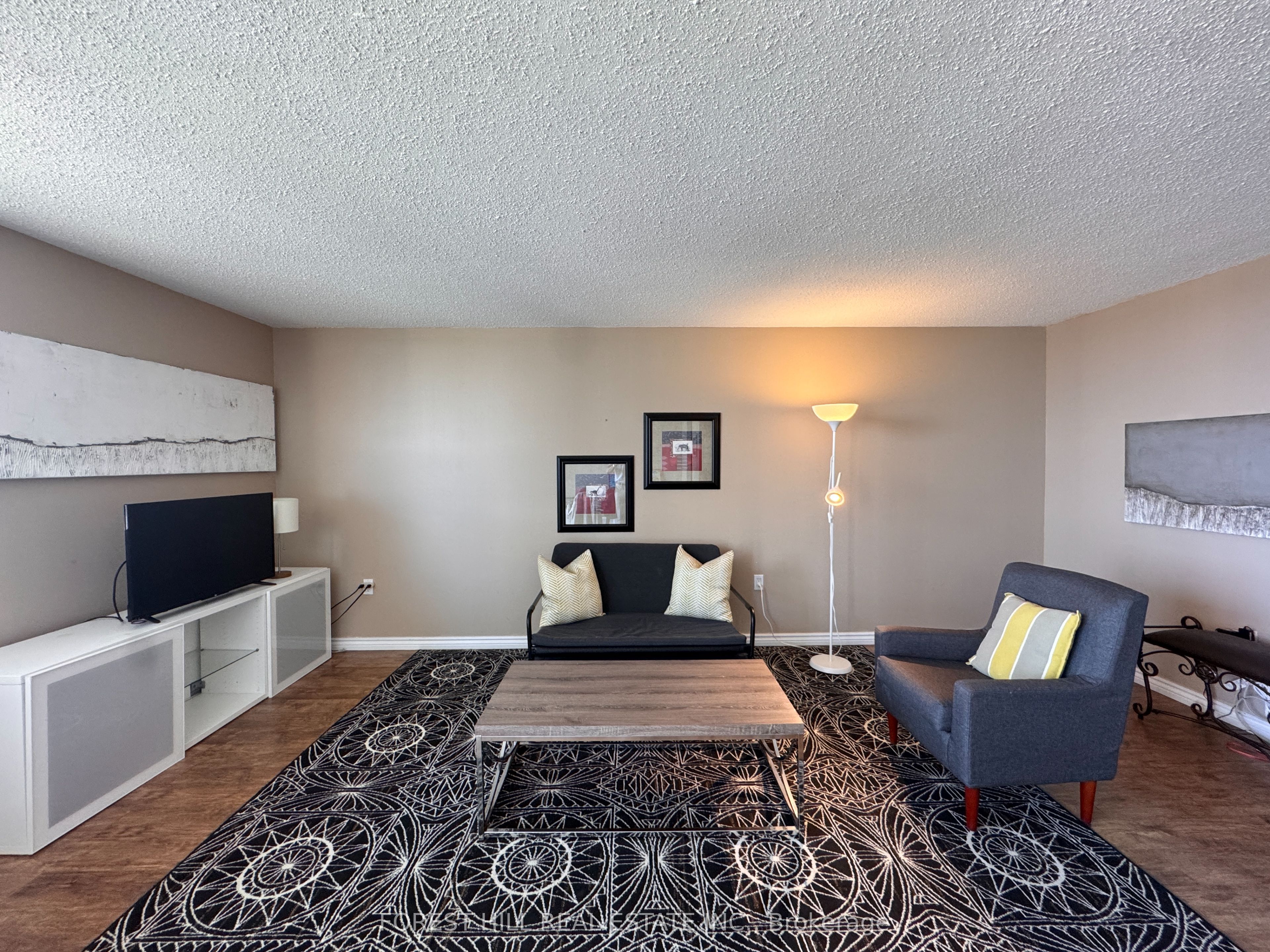 Unit 905 - 323 Colborne Street, London 4