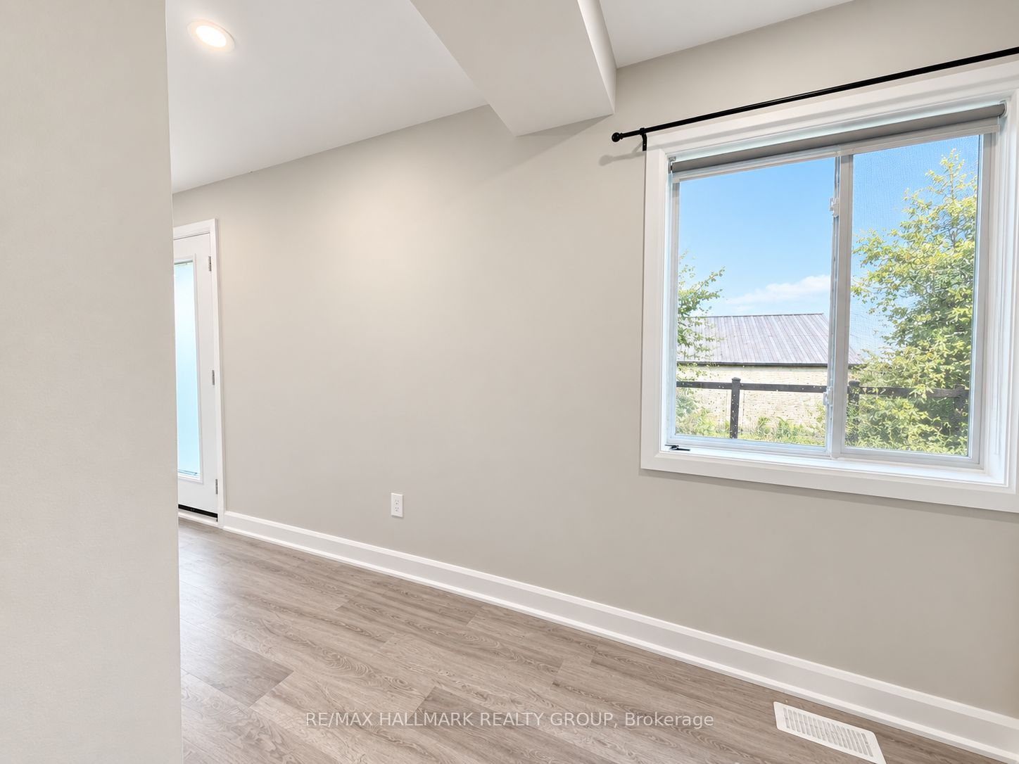 Unit 3A - 131 Camelia Avenue, Ottawa 2
